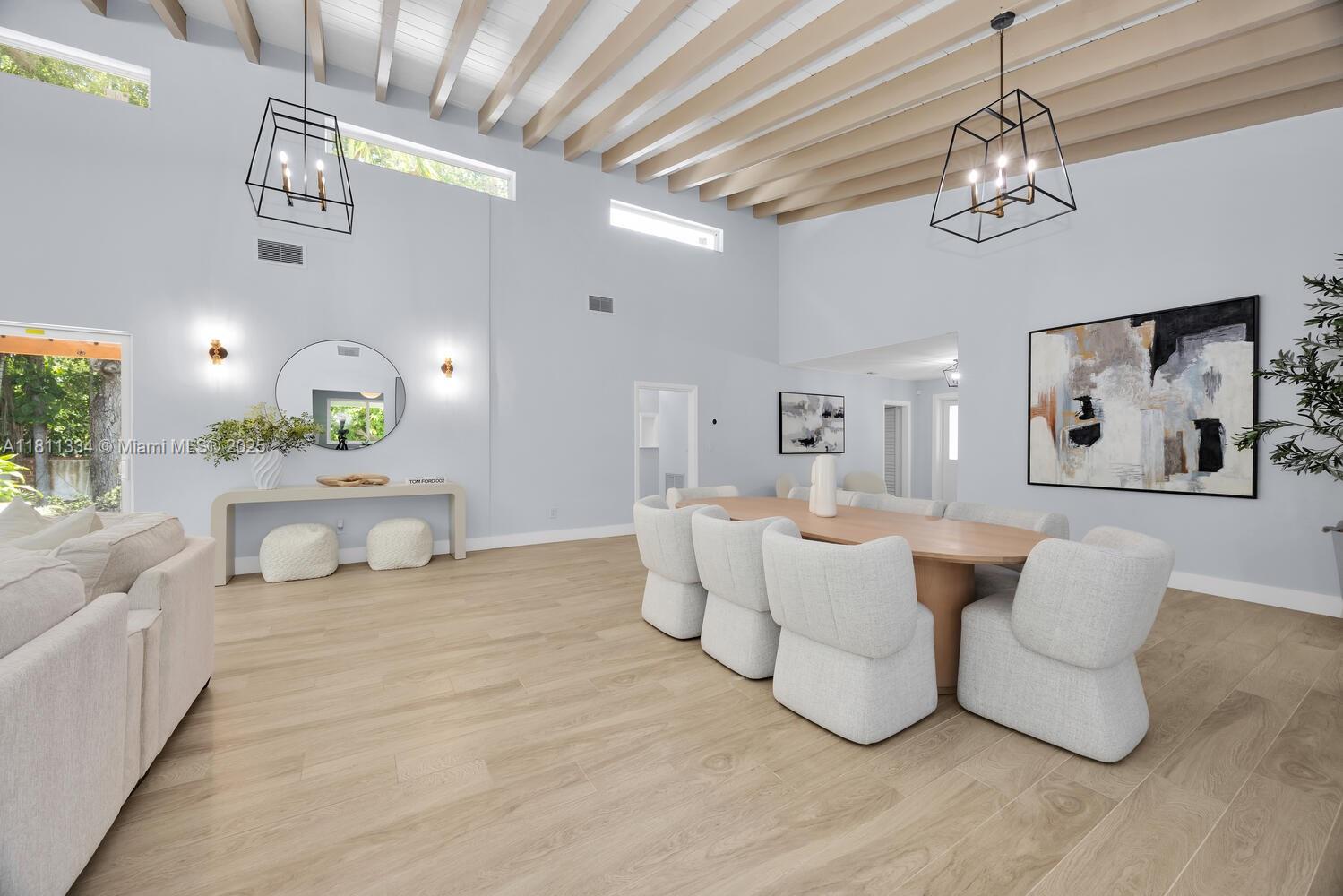1535 Trevino Ave