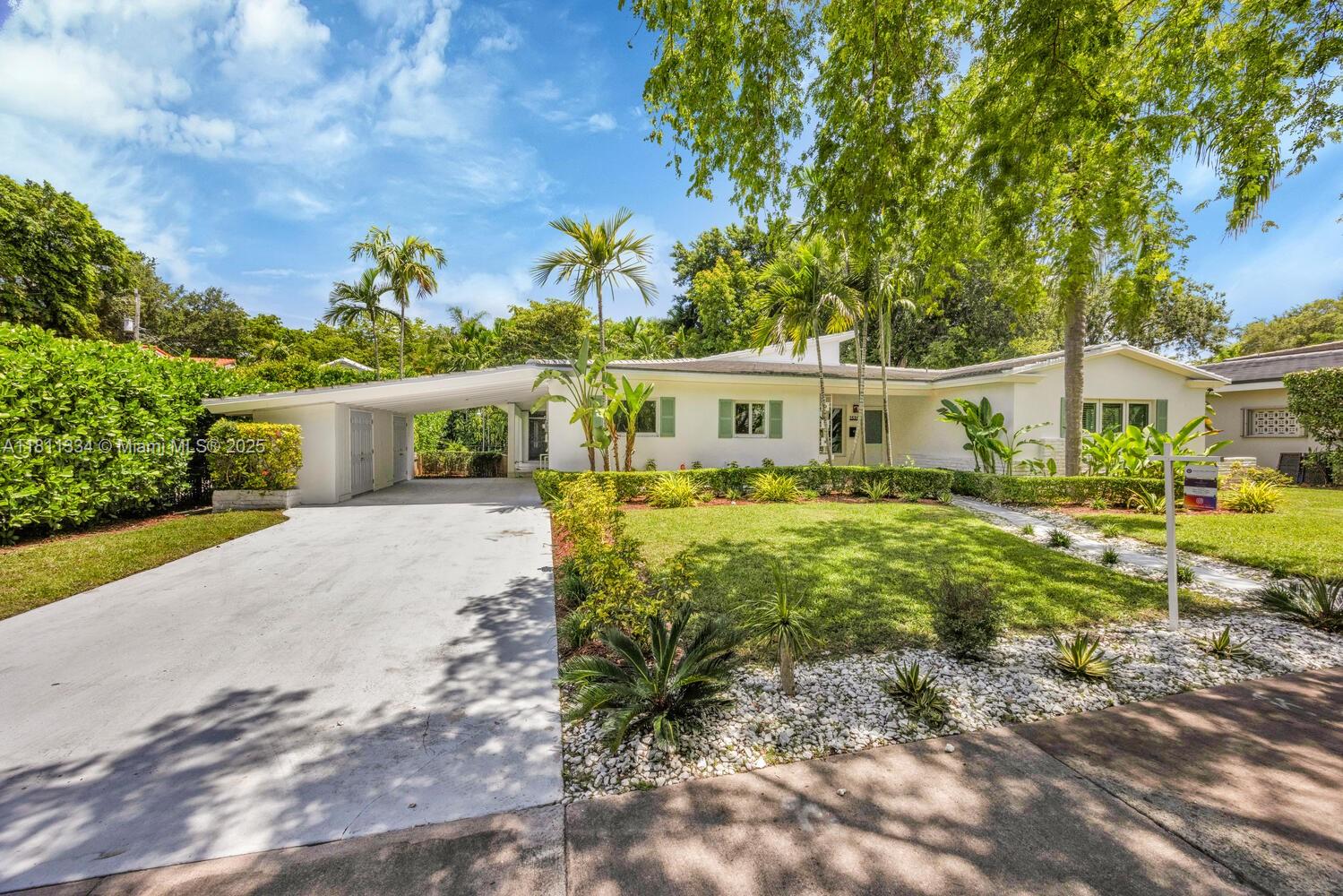 1535 Trevino Ave