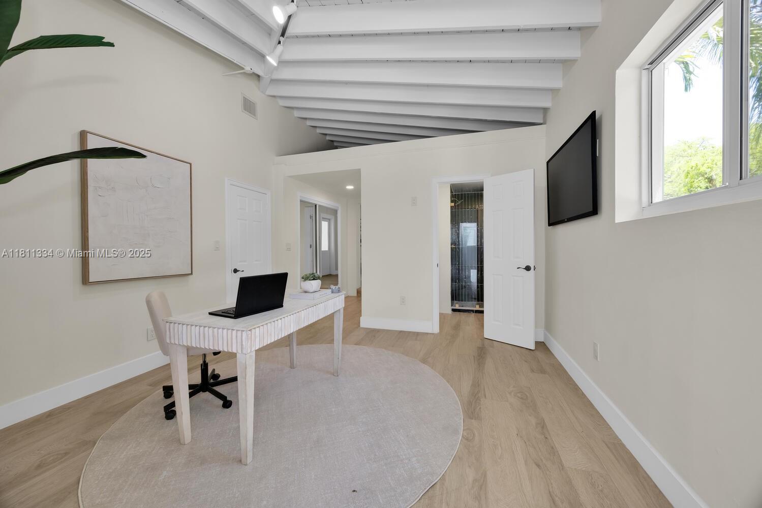 1535 Trevino Ave