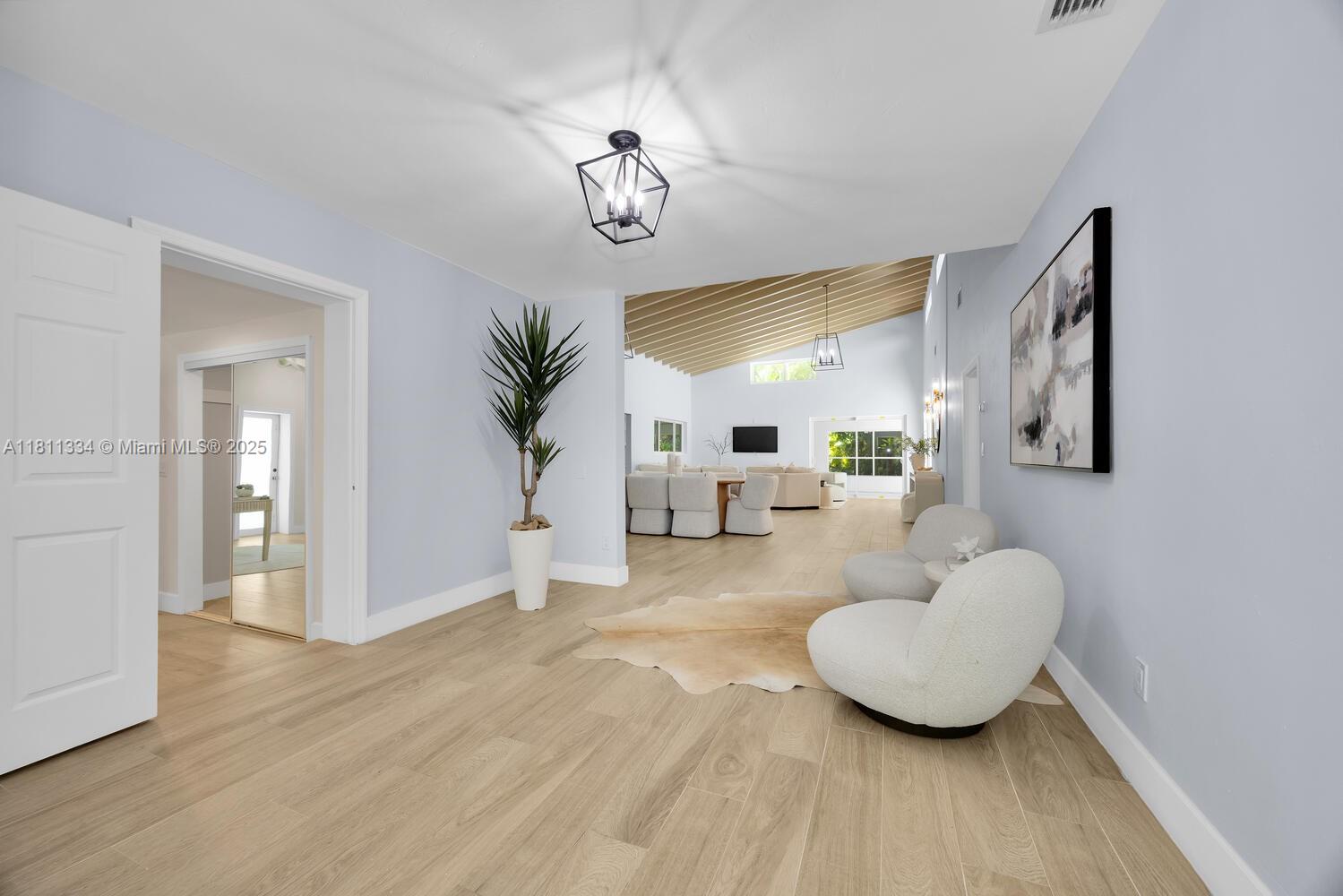 1535 Trevino Ave
