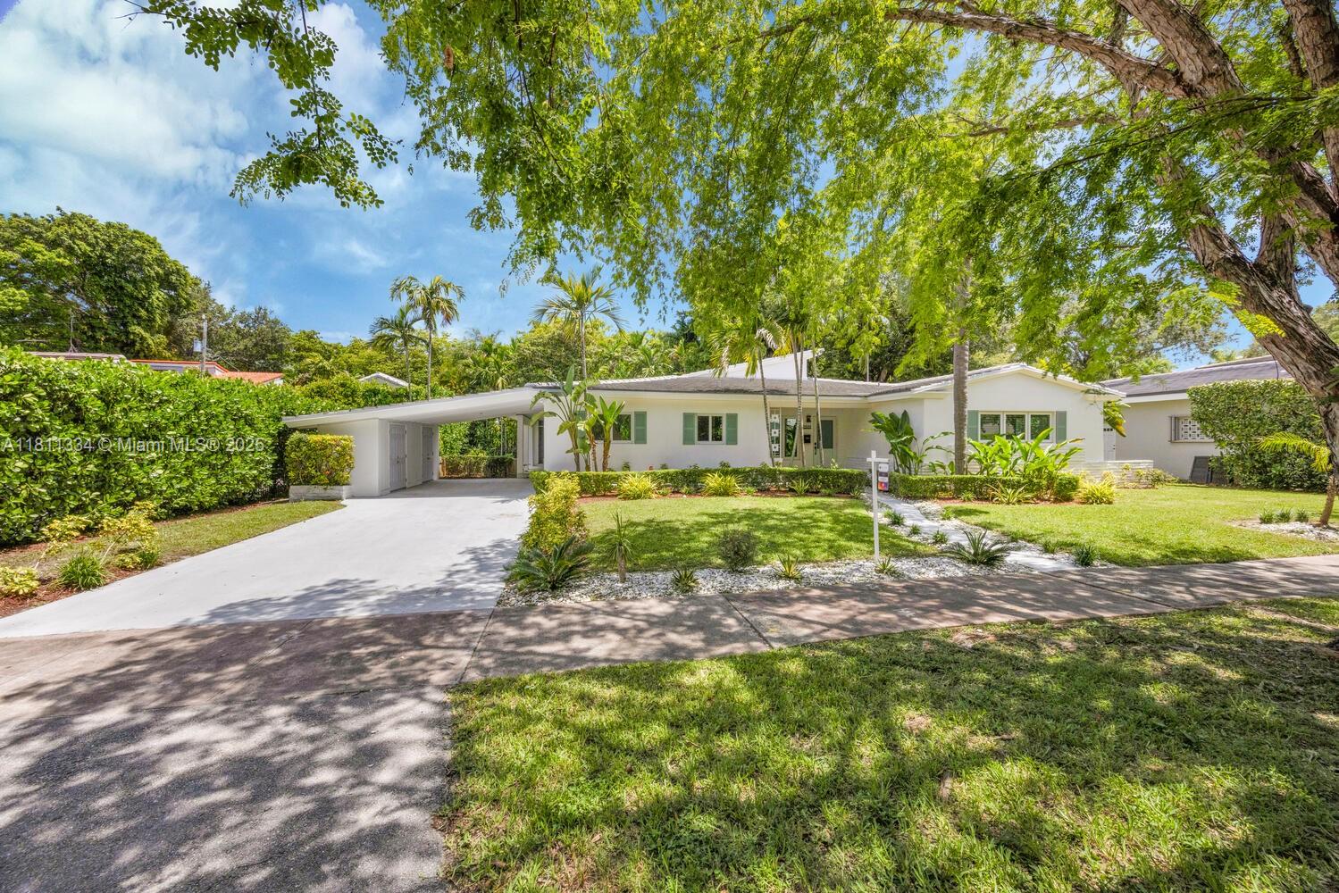 1535 Trevino Ave