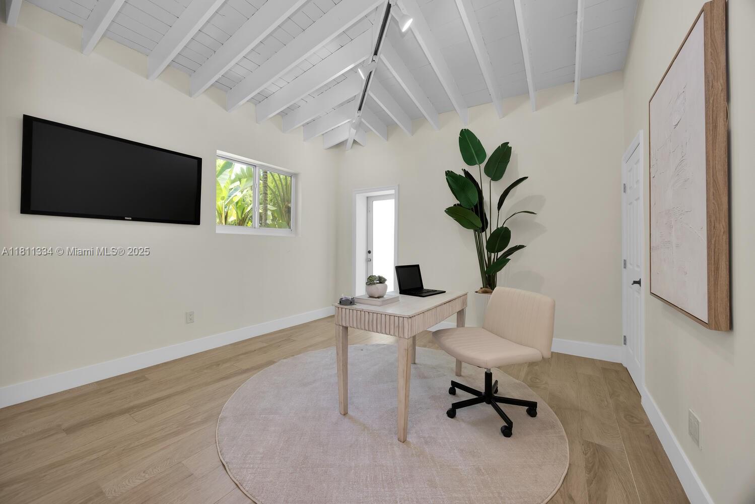 1535 Trevino Ave