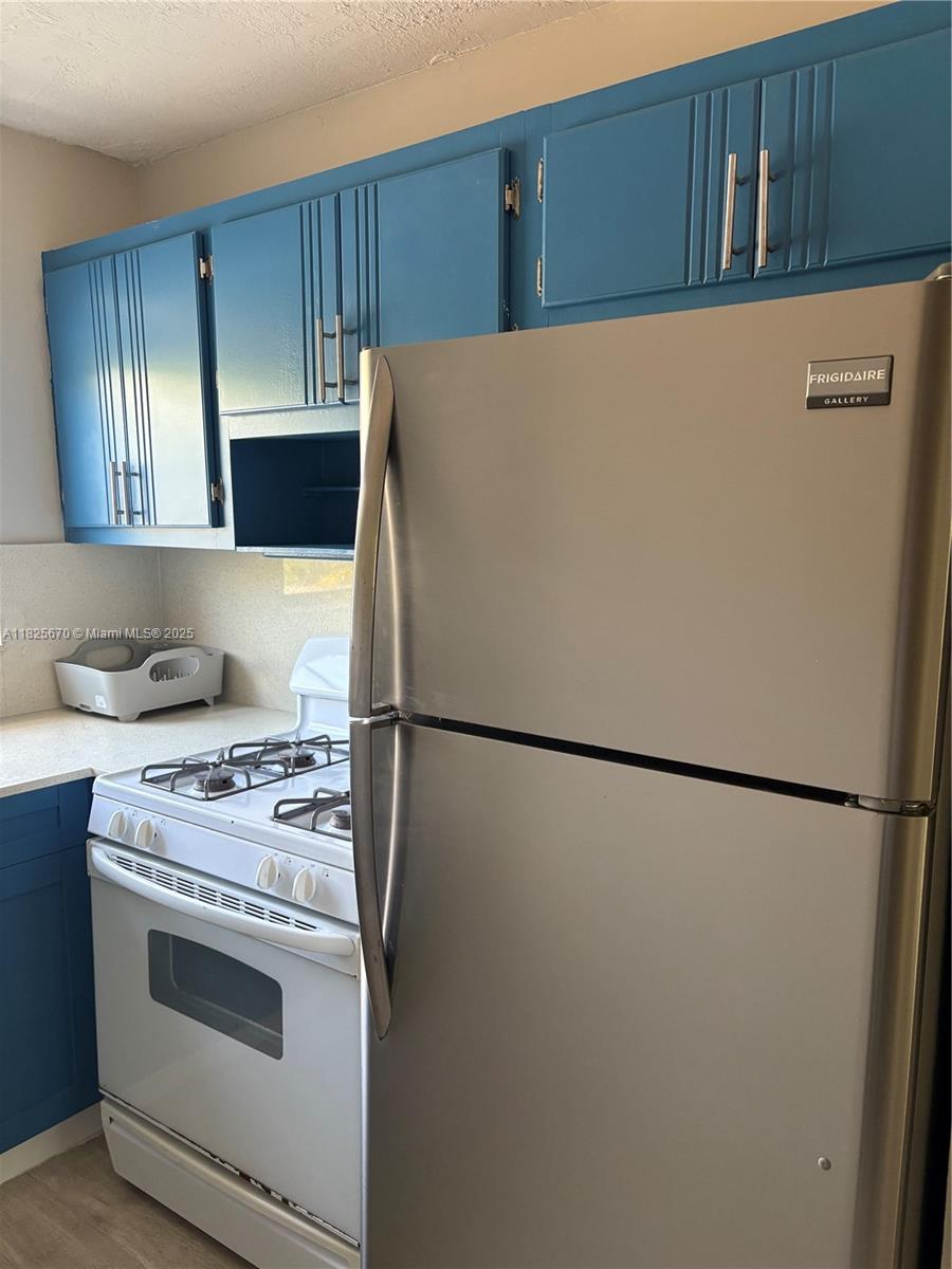 631 Jefferson Ave # 302