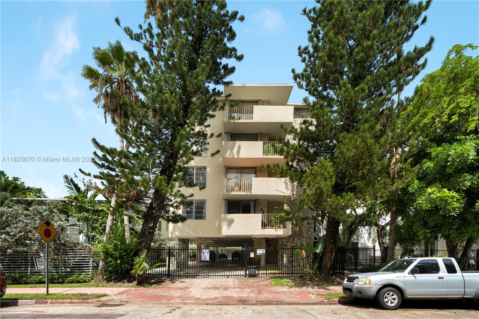 631 Jefferson Ave # 302