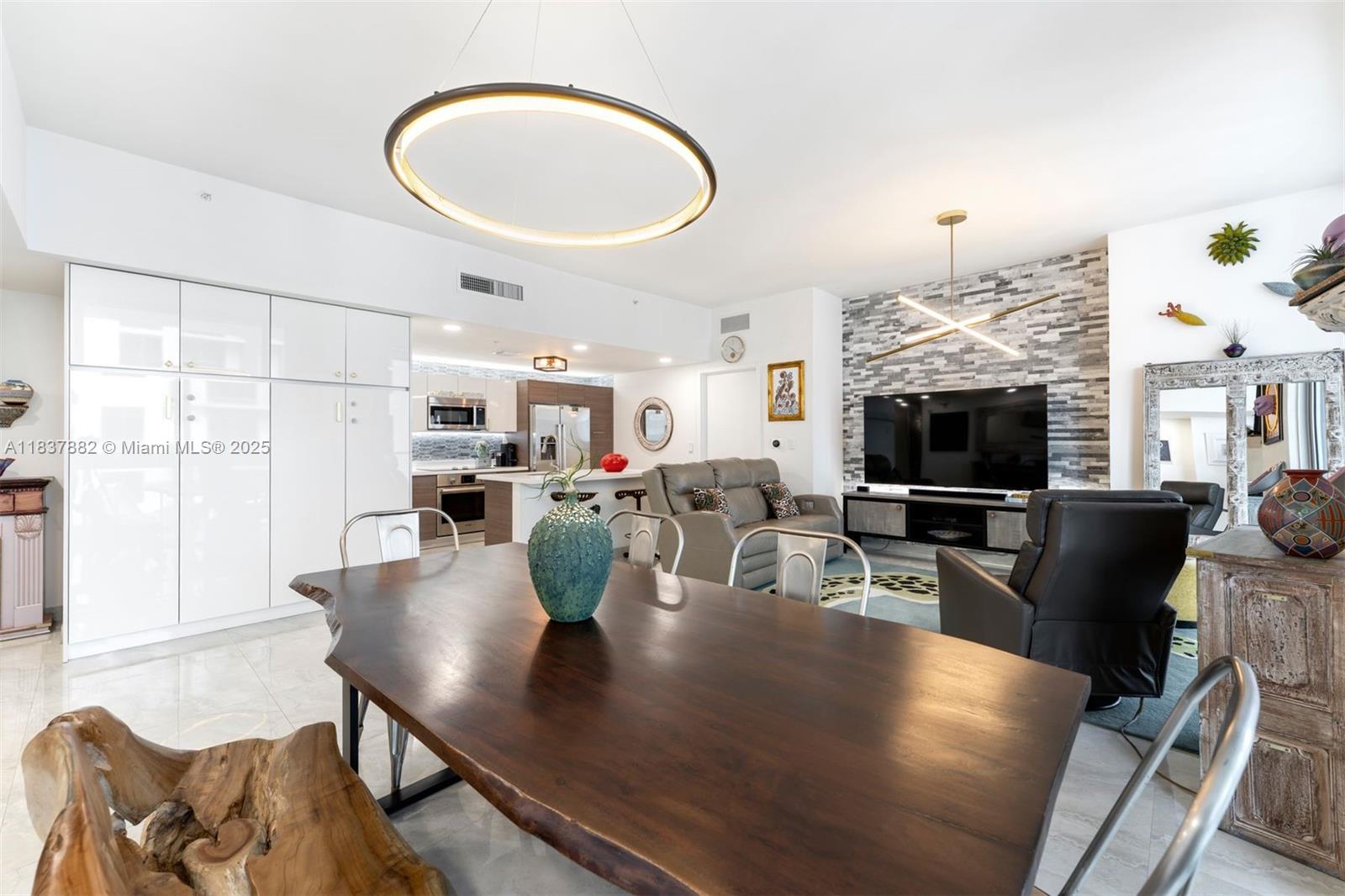 1010 SW 2nd Ave Unit: LPH04