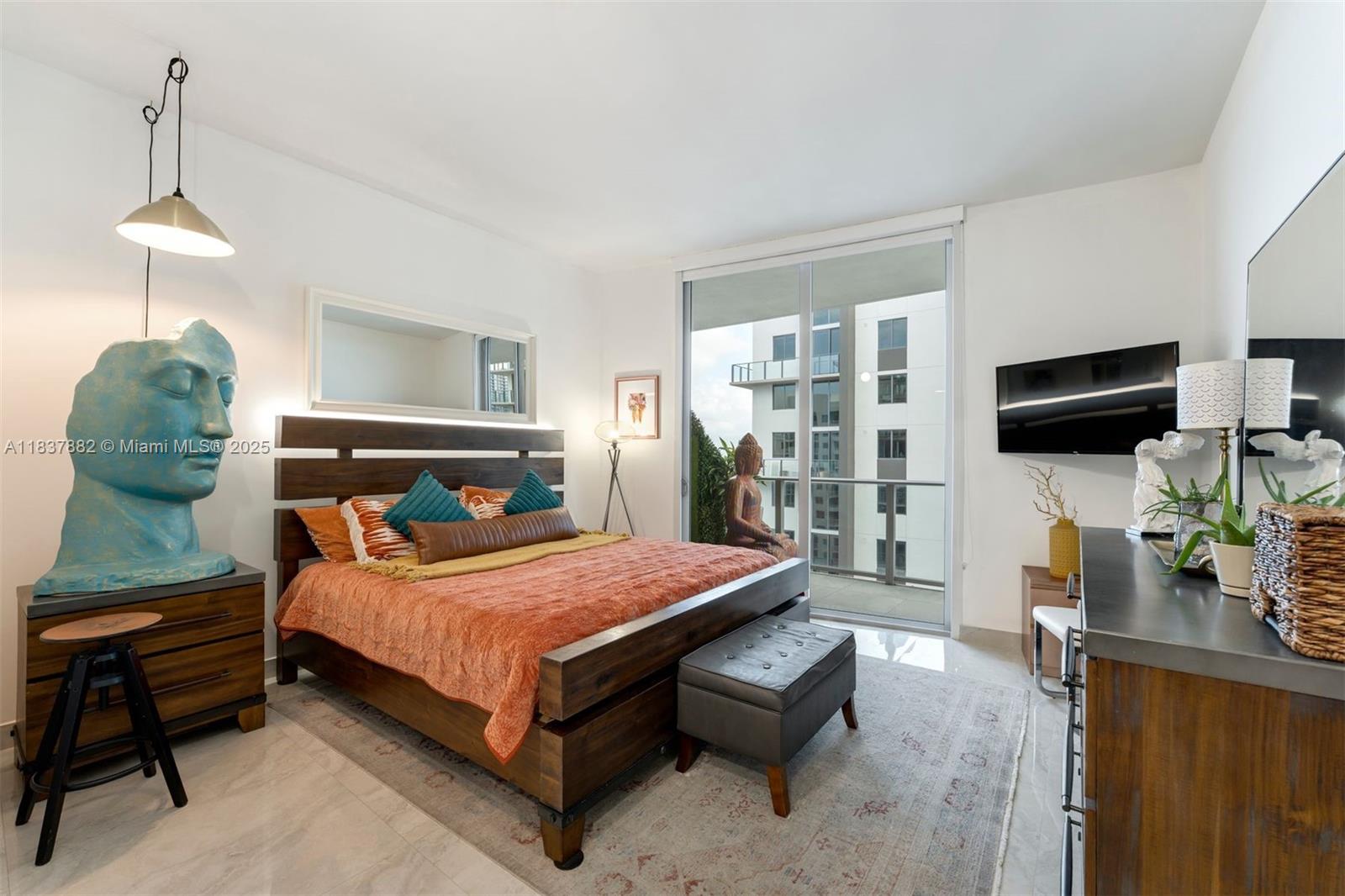 1010 SW 2nd Ave Unit: LPH04
