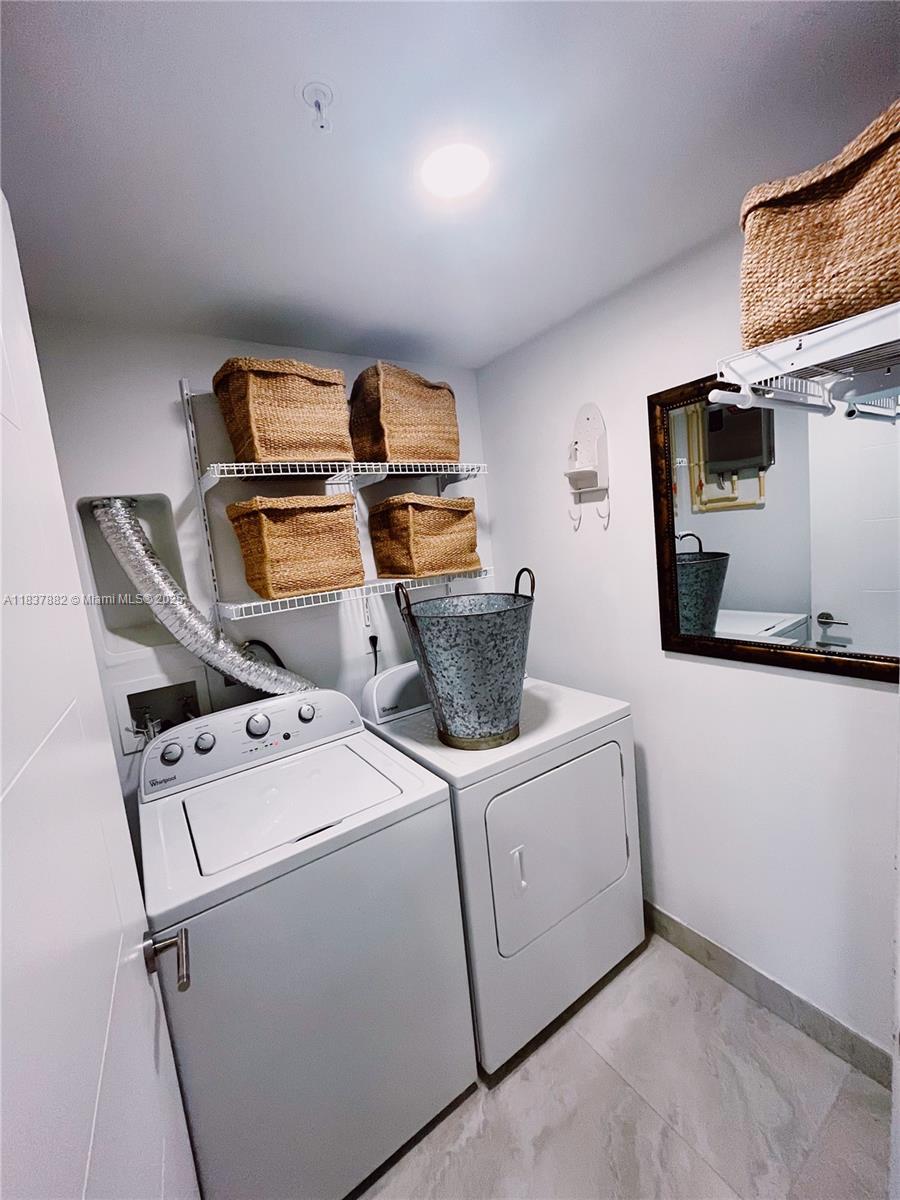 1010 SW 2nd Ave Unit: LPH04