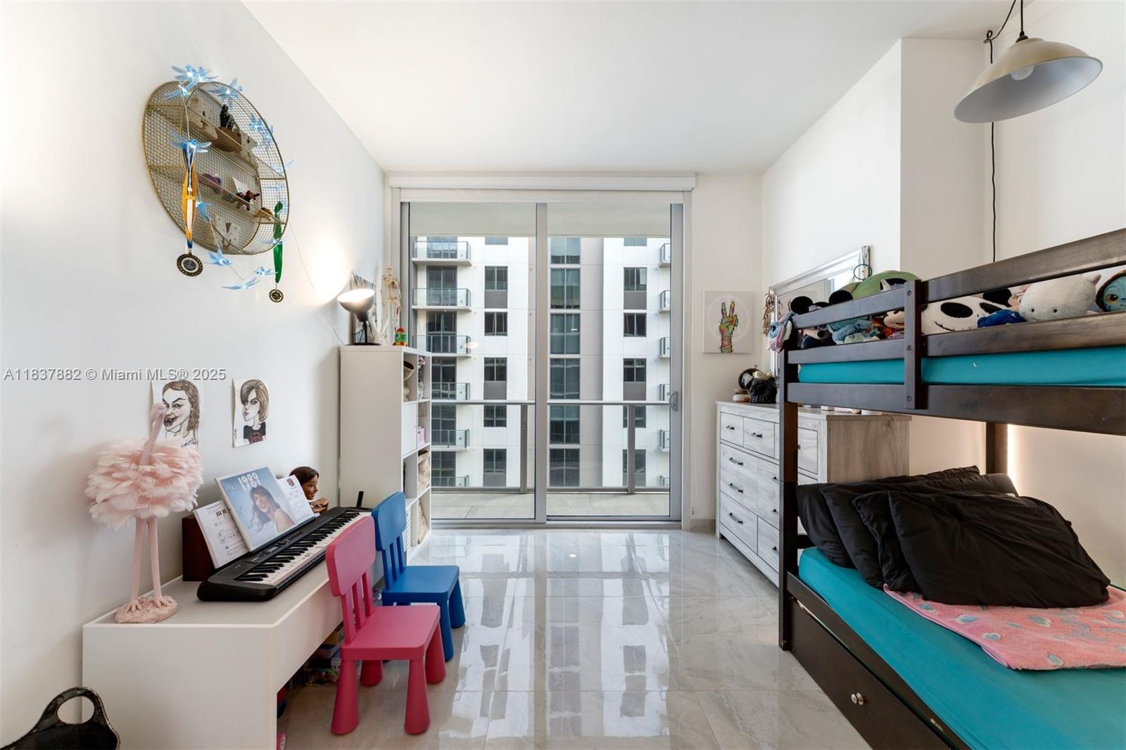 1010 SW 2nd Ave Unit: LPH04