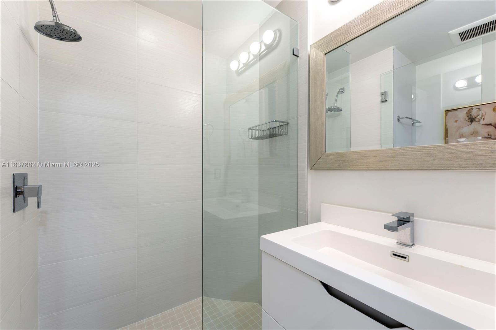1010 SW 2nd Ave Unit: LPH04