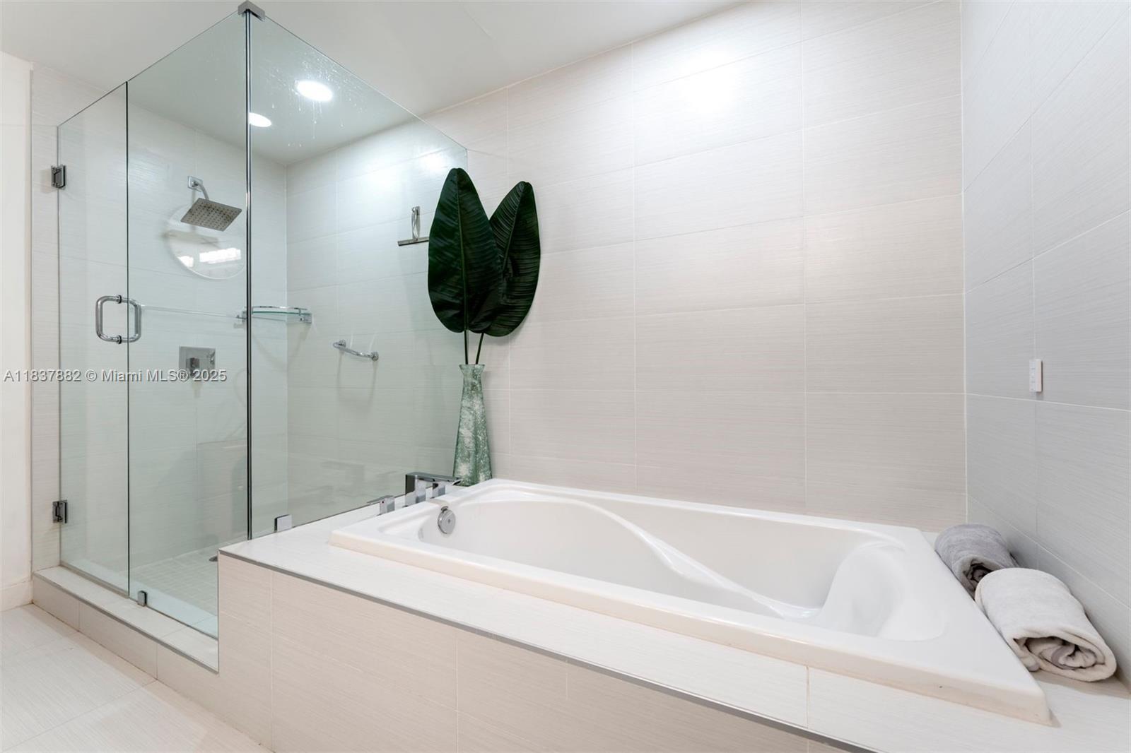 1010 SW 2nd Ave Unit: LPH04