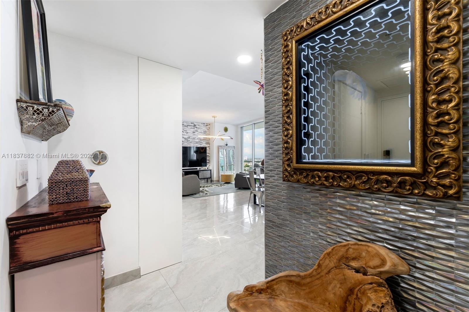 1010 SW 2nd Ave Unit: LPH04