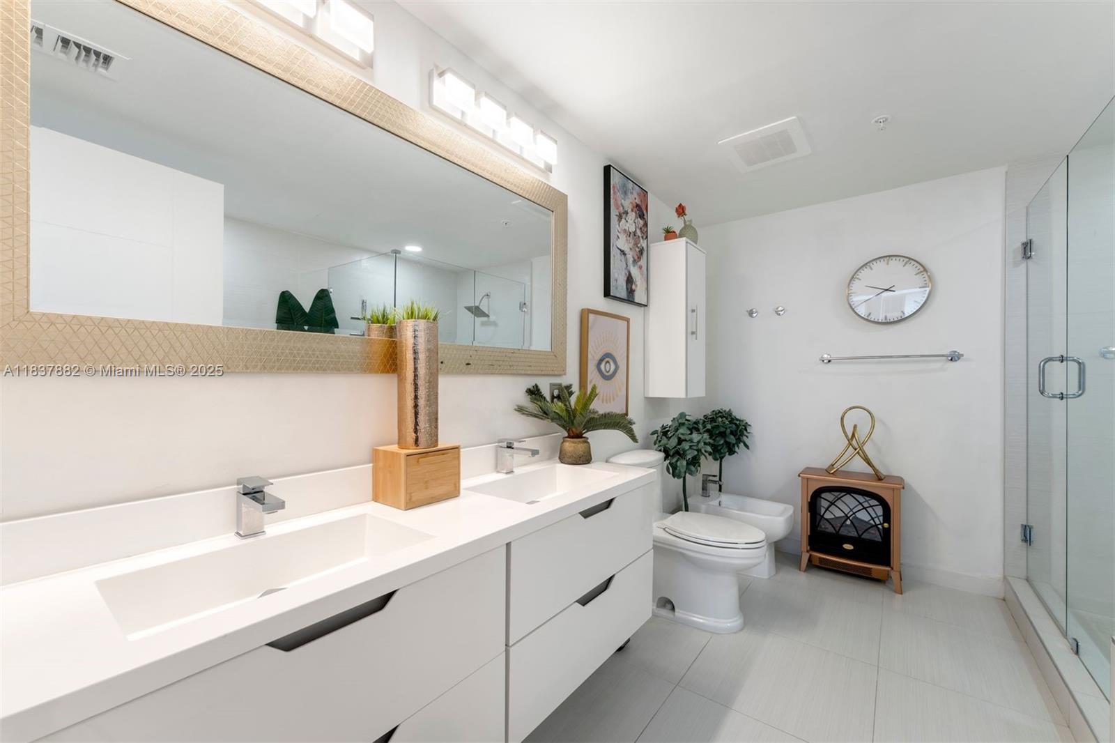 1010 SW 2nd Ave Unit: LPH04