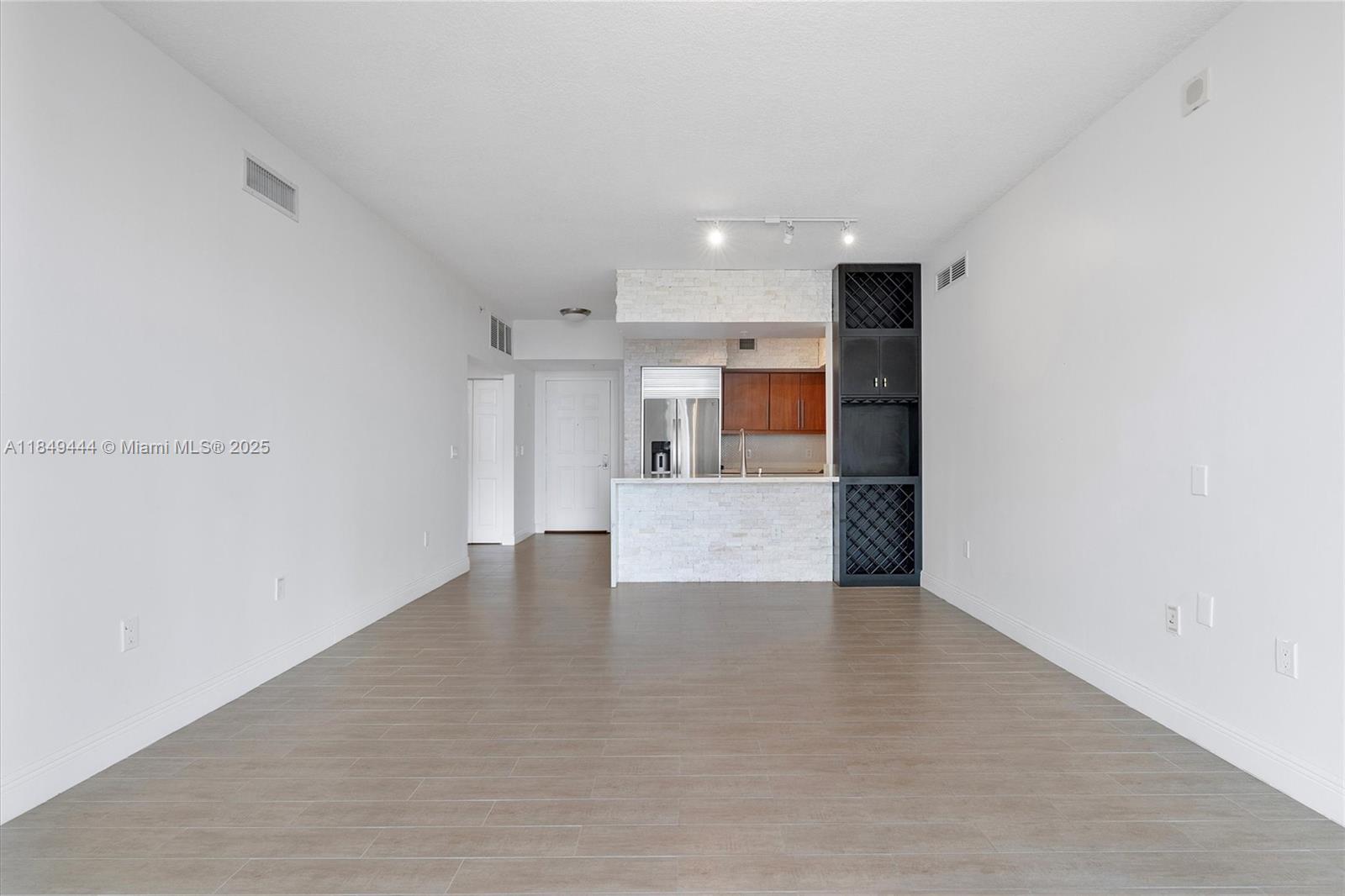 888 S Douglas Rd # 1415