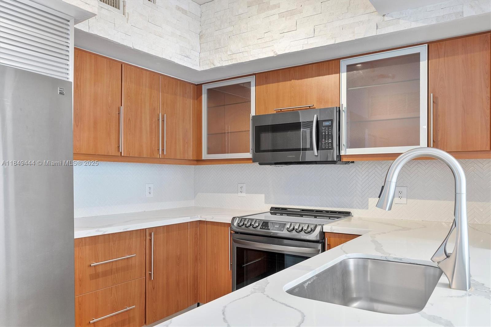 888 S Douglas Rd # 1415