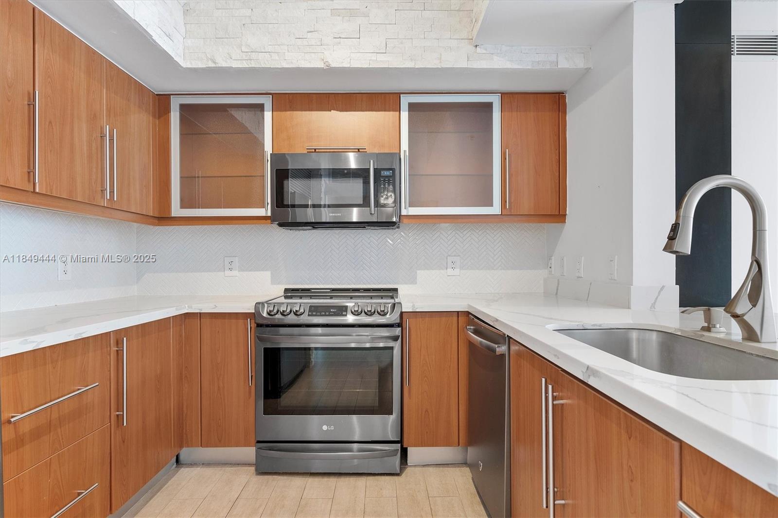 888 S Douglas Rd # 1415