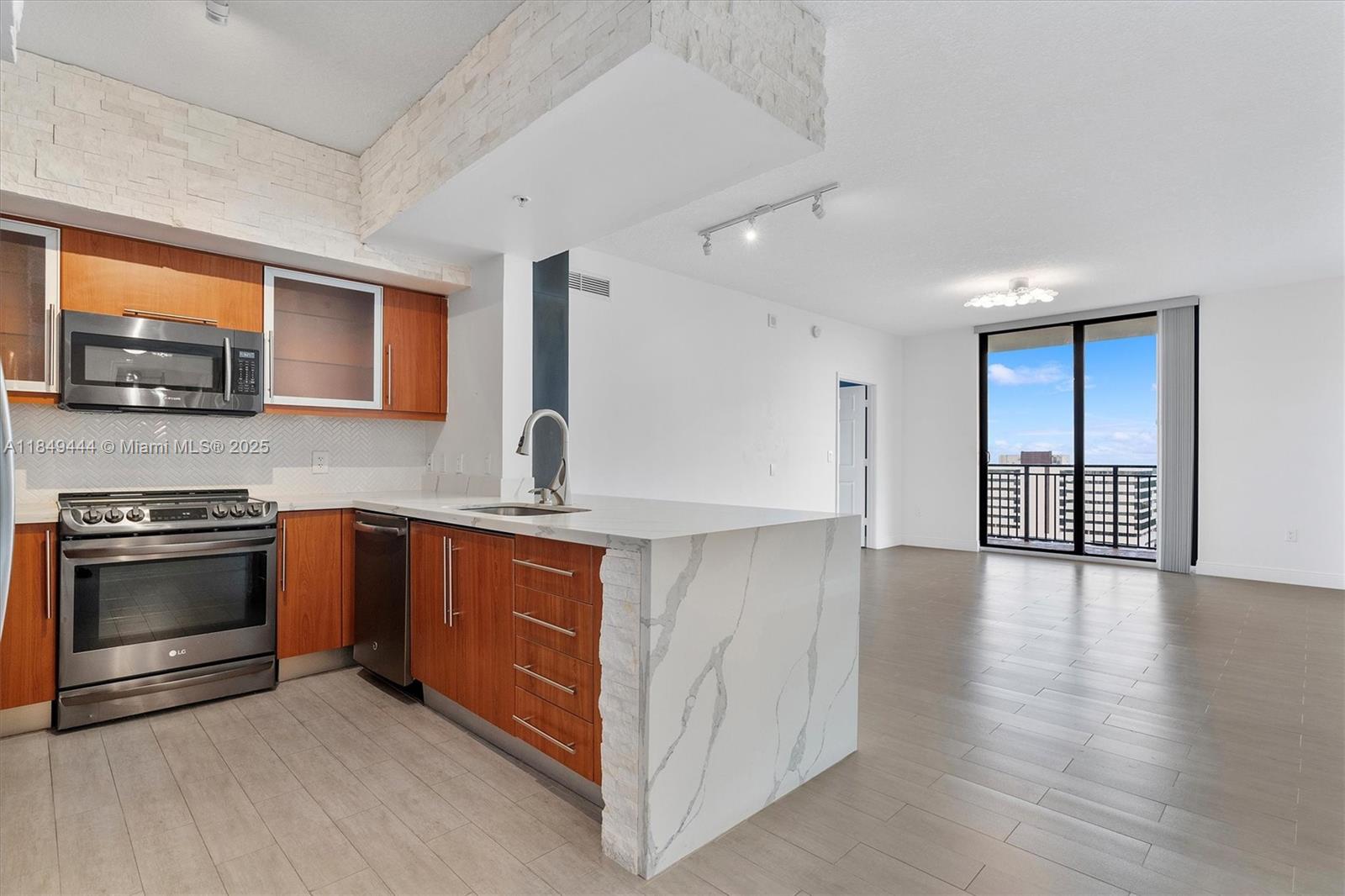 888 S Douglas Rd # 1415