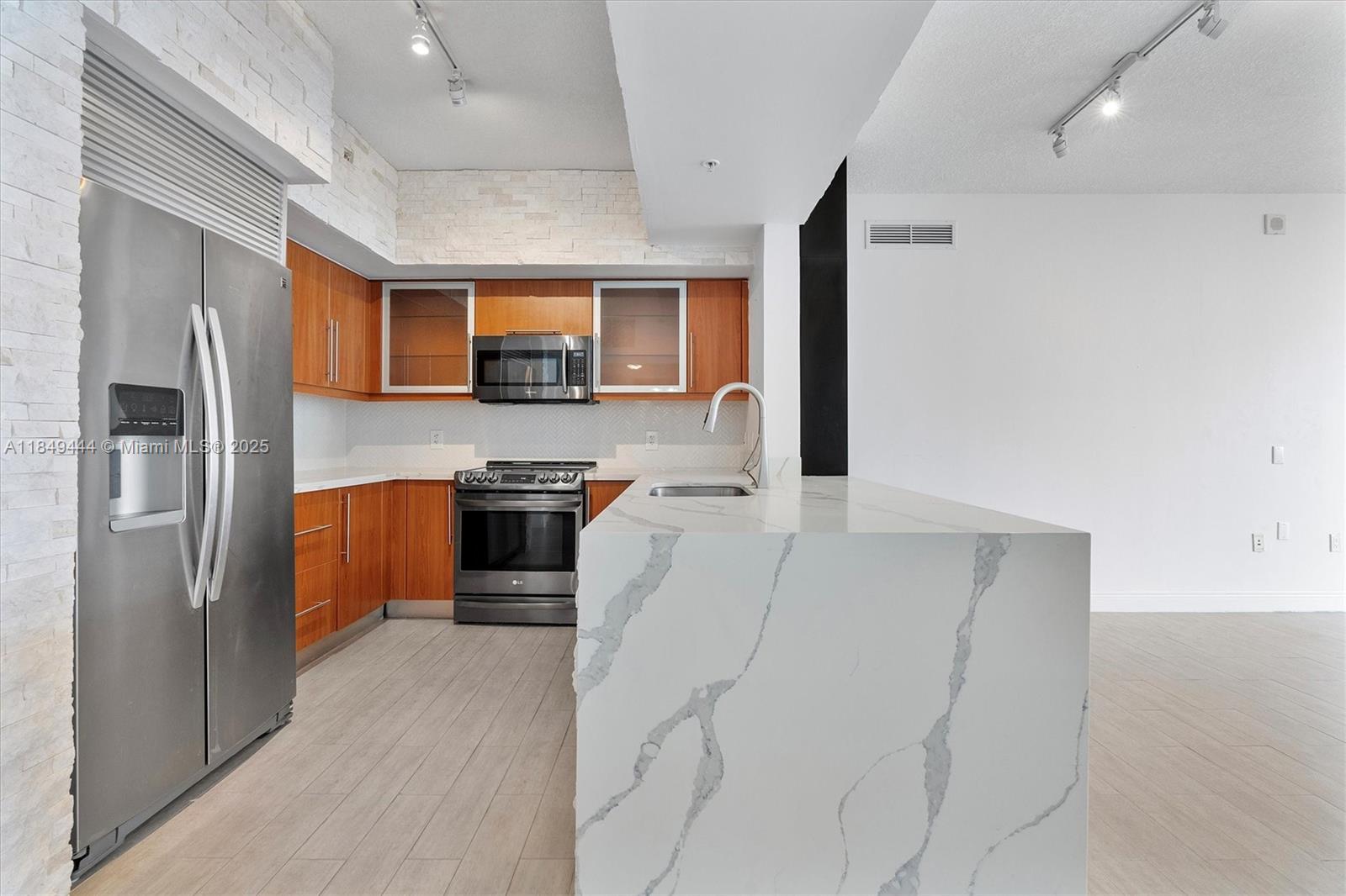 888 S Douglas Rd # 1415