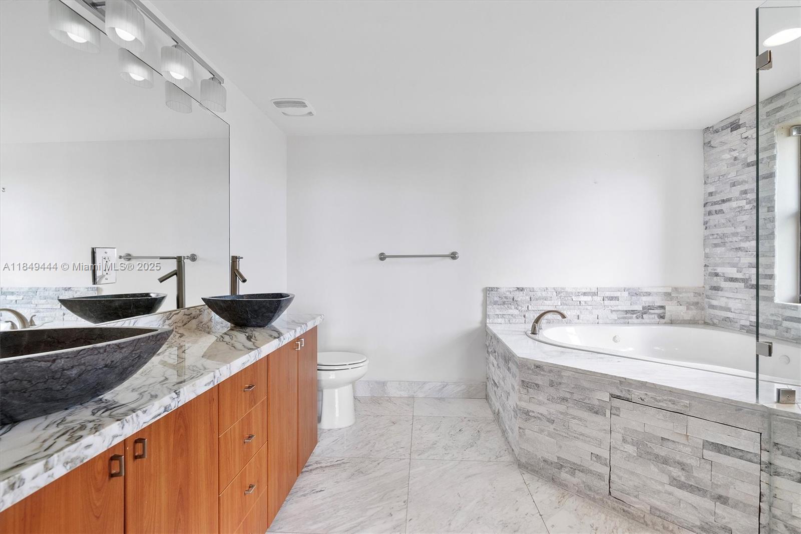 888 S Douglas Rd # 1415