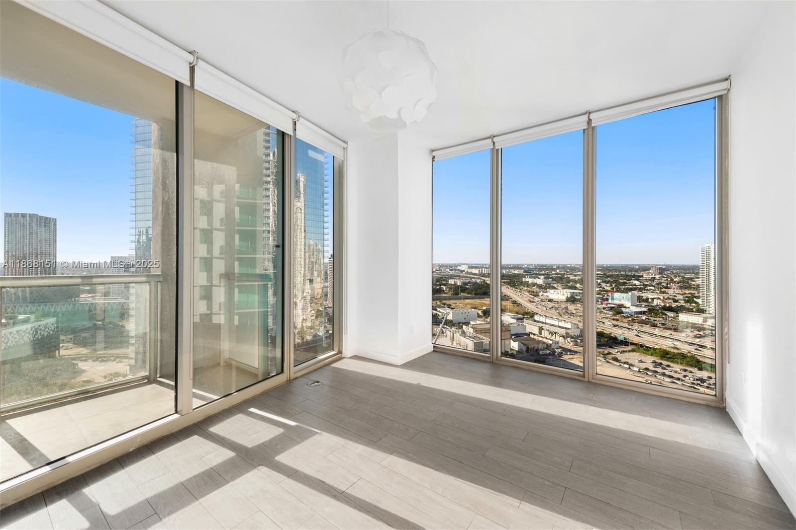888 Biscayne Blvd # 2712