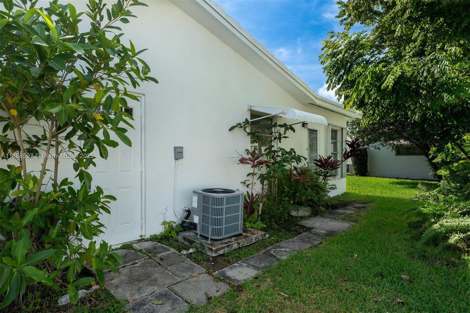 2970 NW 2nd Ave