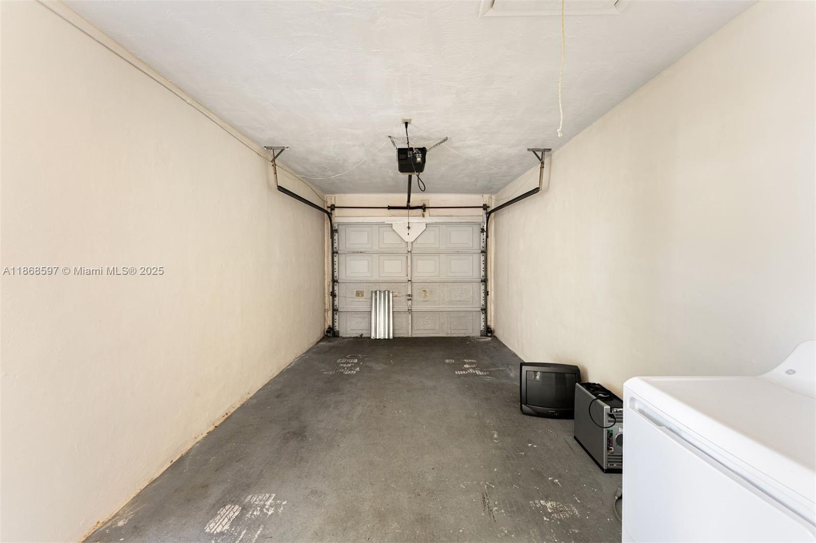 2970 NW 2nd Ave