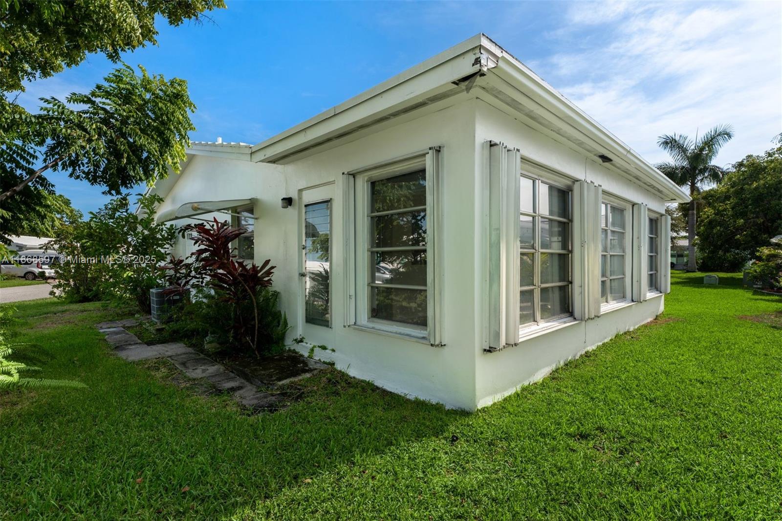 2970 NW 2nd Ave