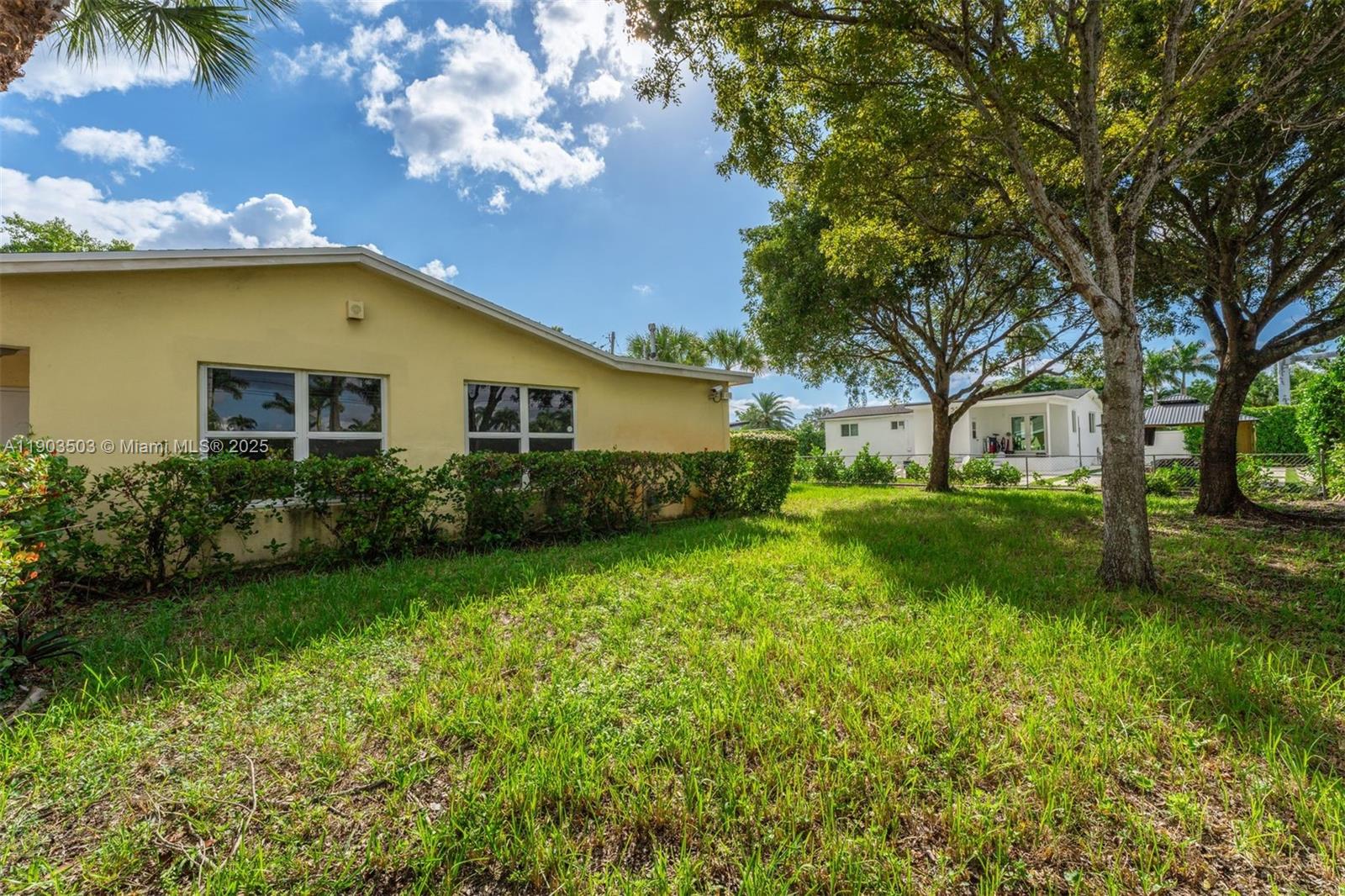 8670 SW 27th Ln, Miami