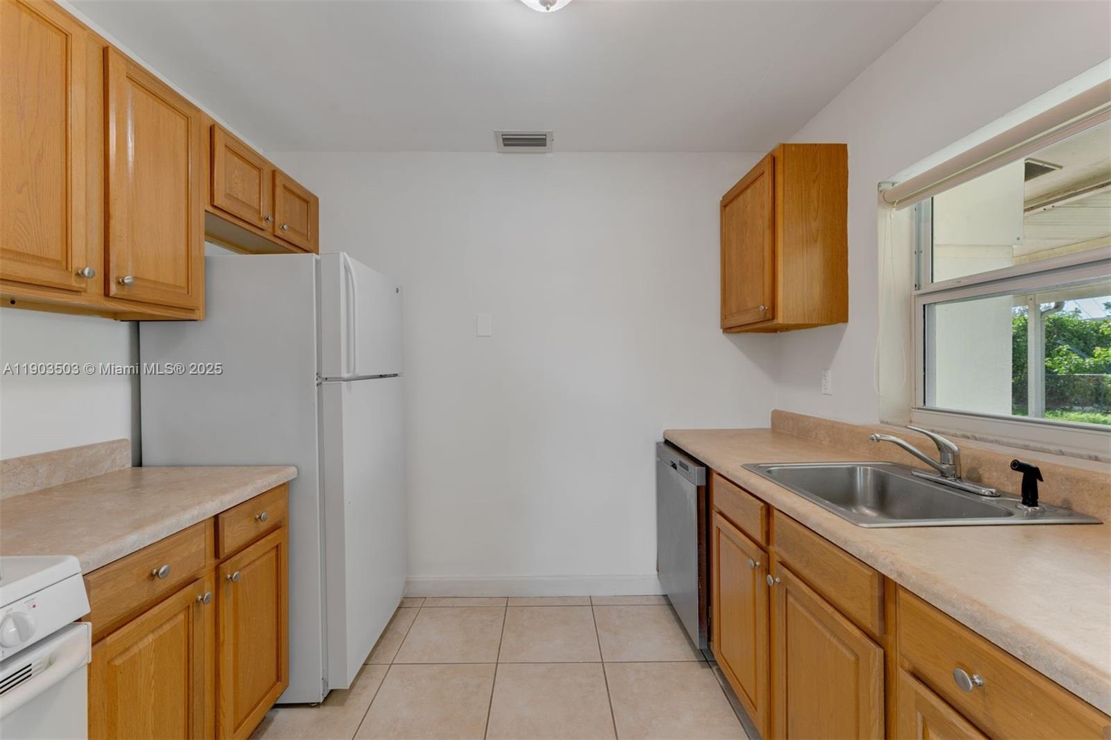 8670 SW 27th Ln, Miami