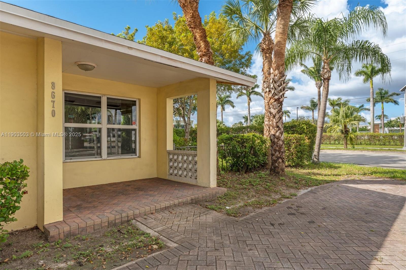 8670 SW 27th Ln, Miami