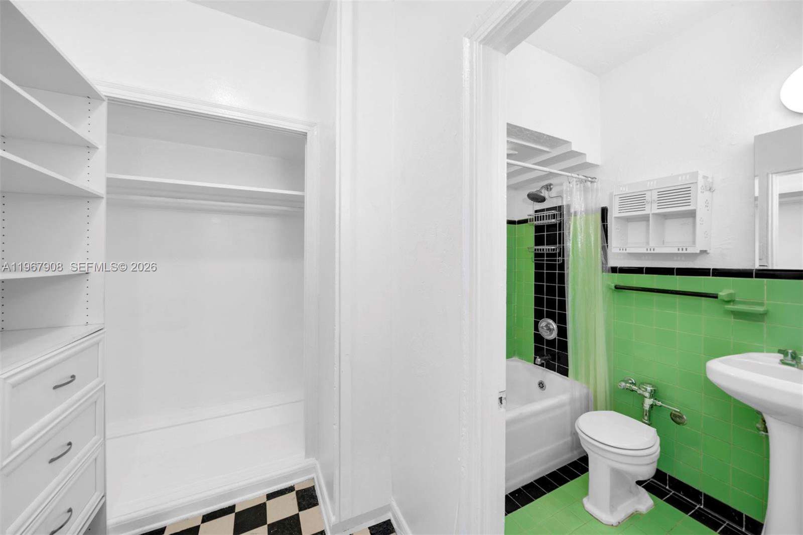 2421 Lake Pancoast Dr # 2C