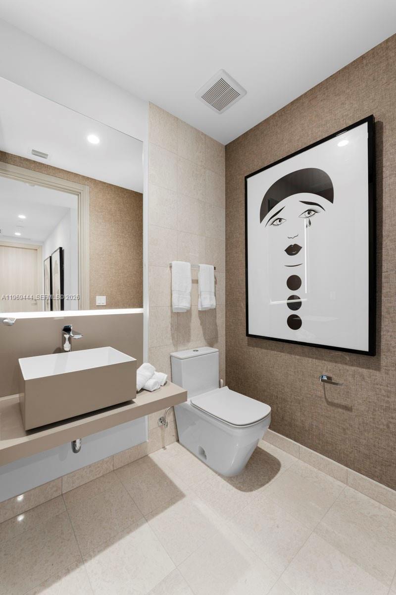 1000 Brickell Plz Unit: PH6108