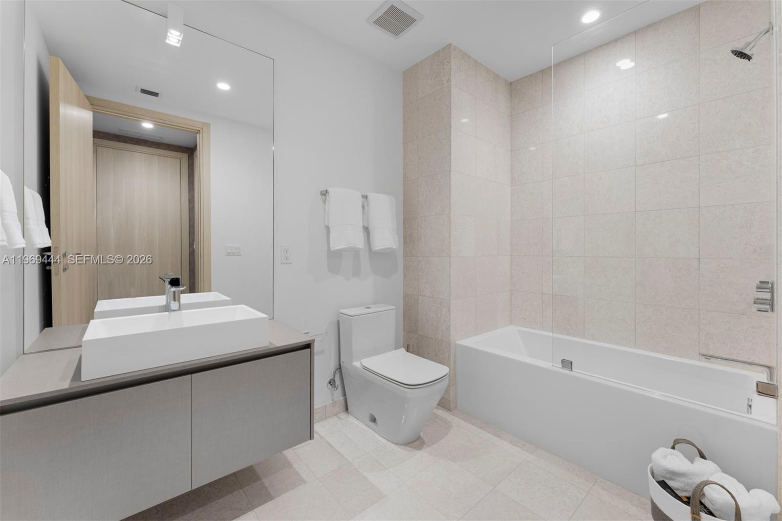 1000 Brickell Plz Unit: PH6108