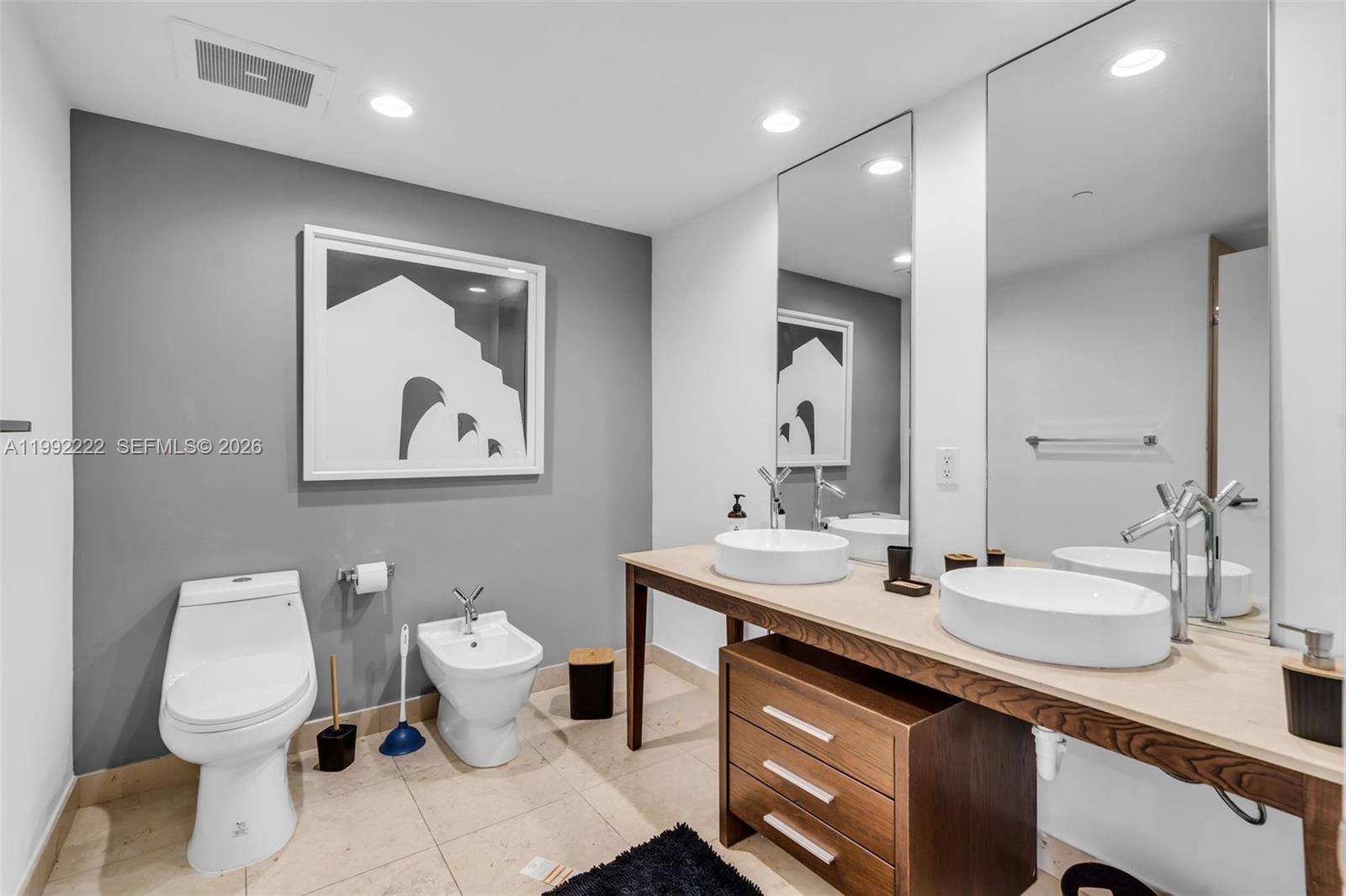 495 Brickell Ave # 3708