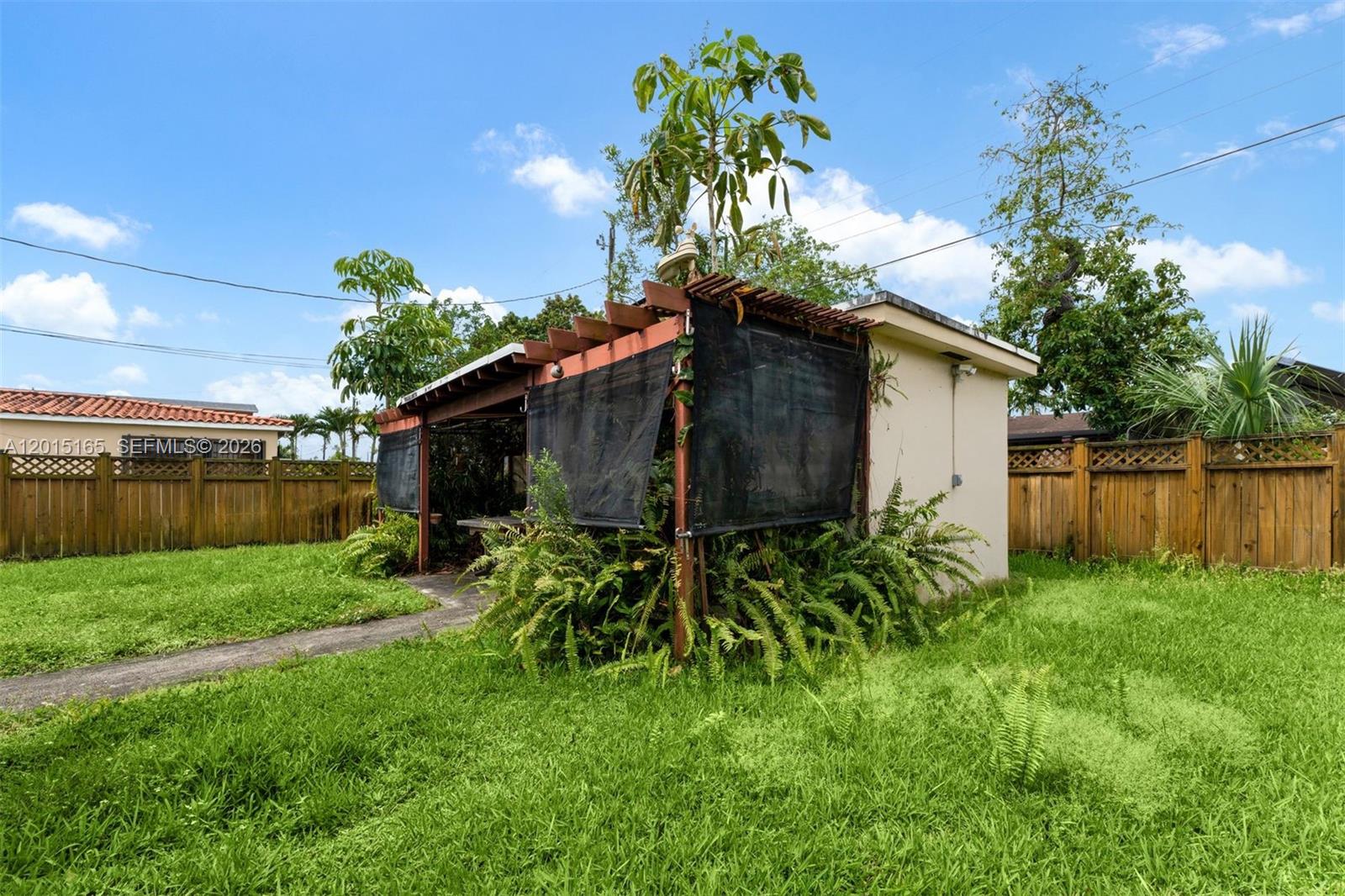 2674 W 8th Ct