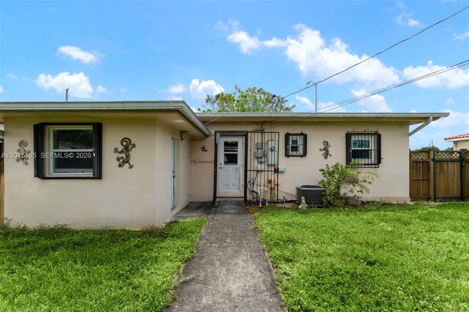 2674 W 8th Ct
