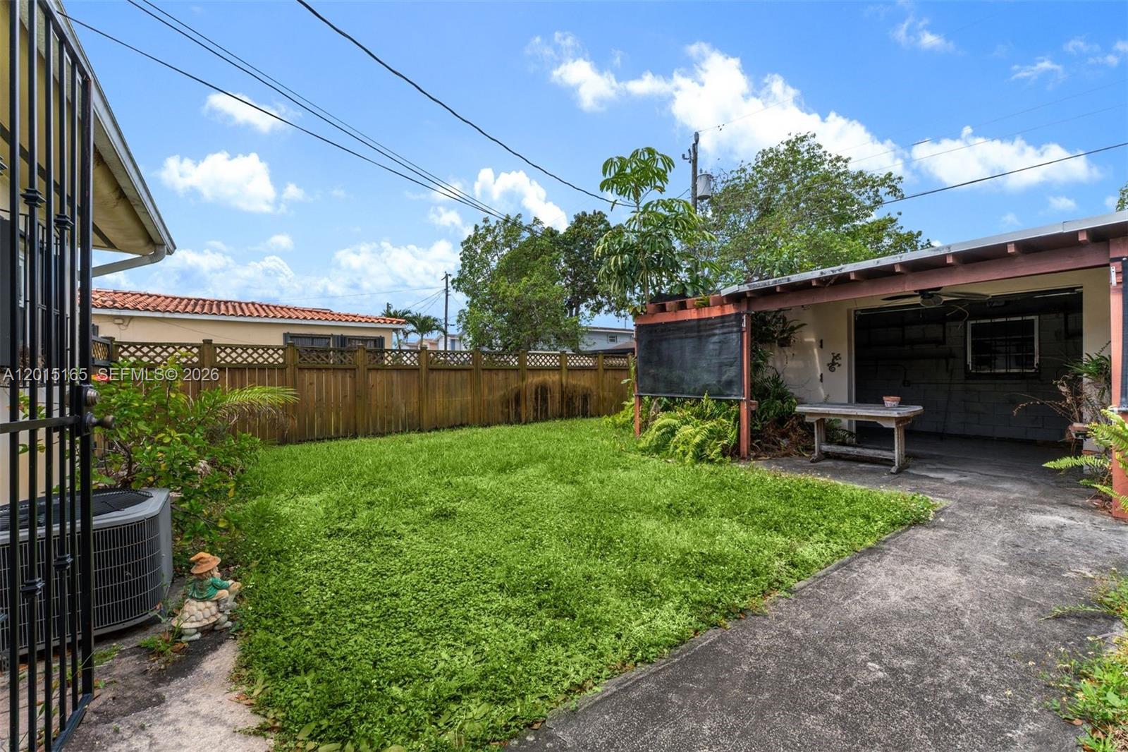 2674 W 8th Ct