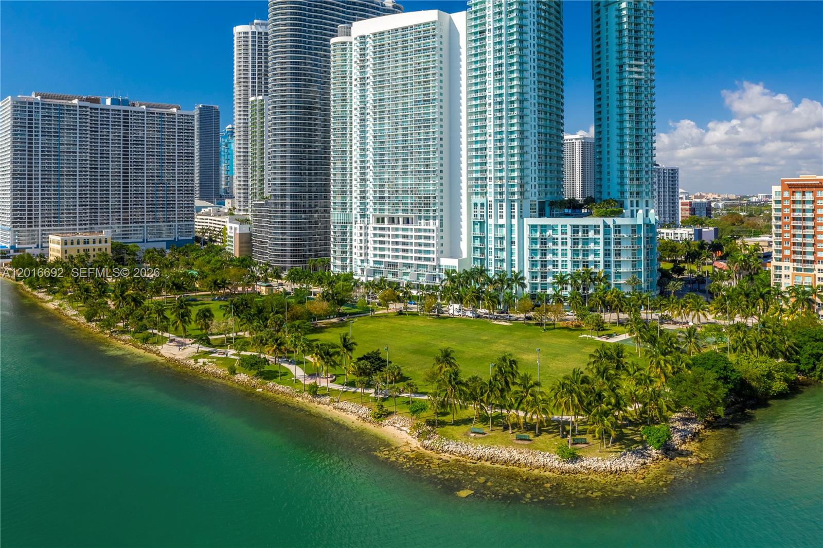1800 N Bayshore Dr # 2111