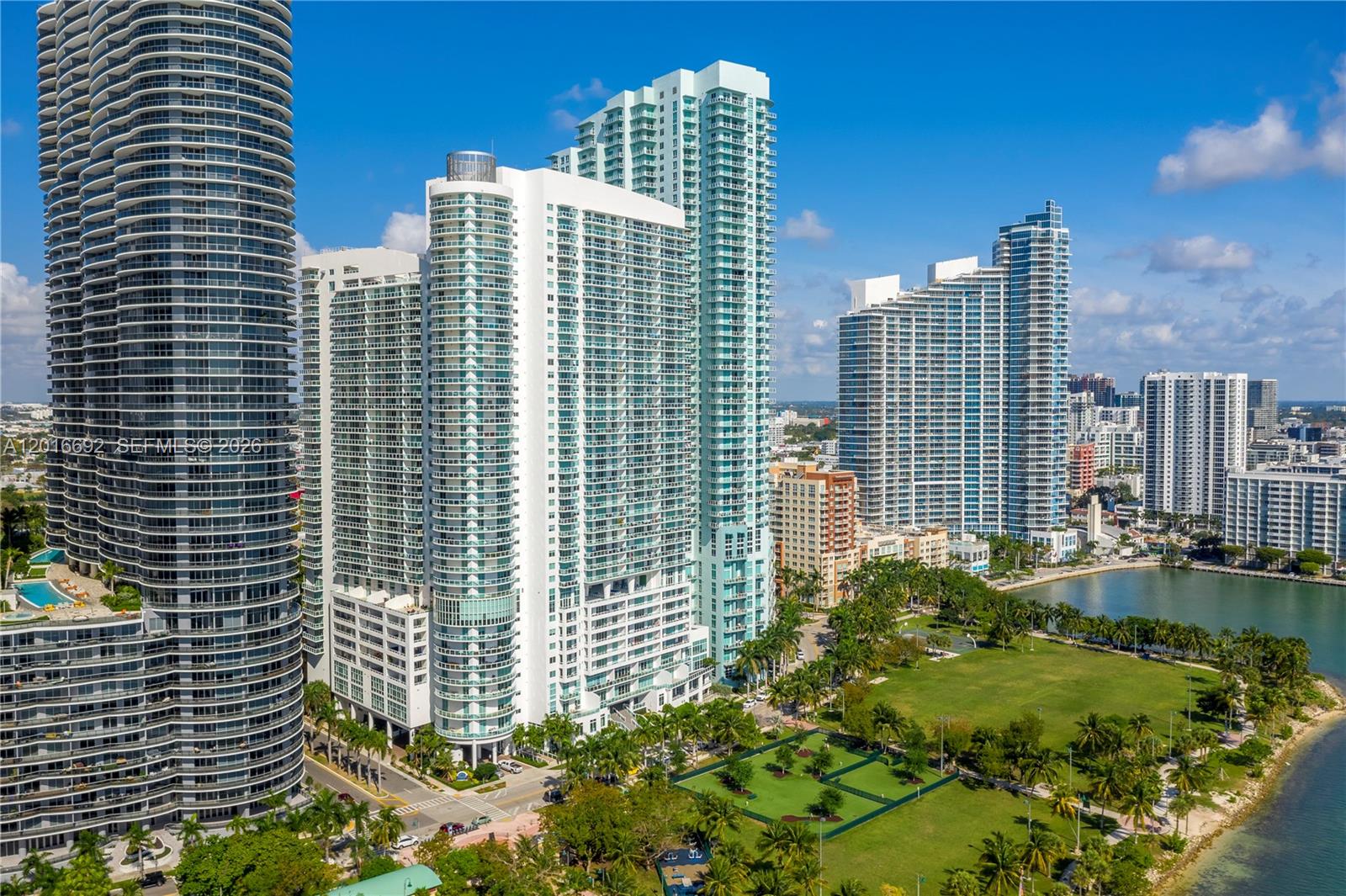 1800 N Bayshore Dr # 2111