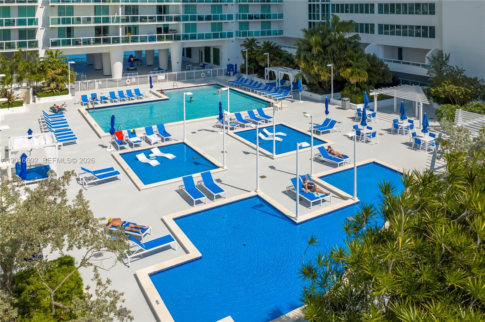 1800 N Bayshore Dr # 2111