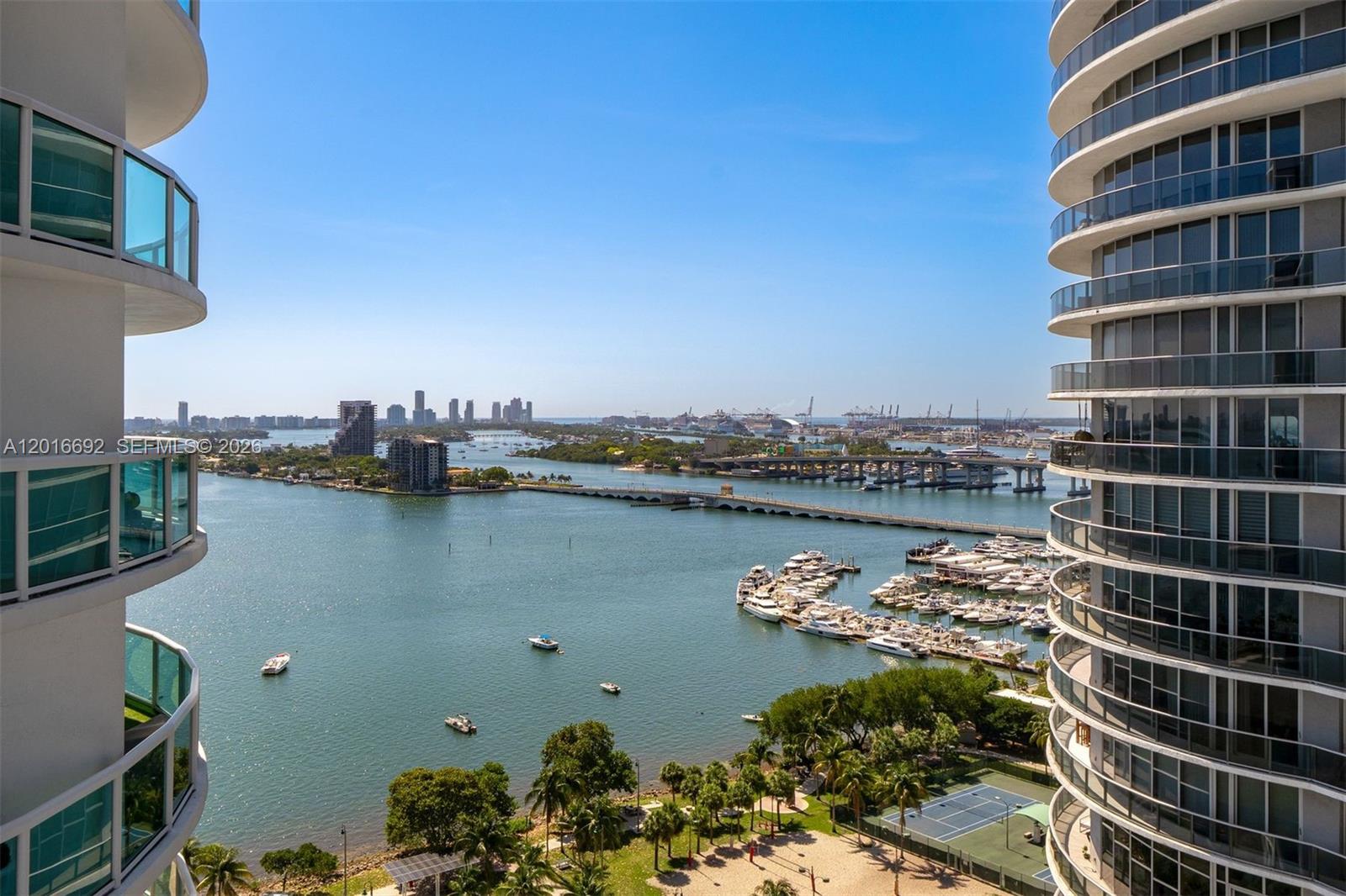 1800 N Bayshore Dr # 2111