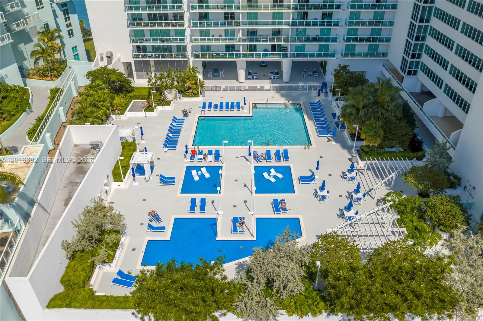 1800 N Bayshore Dr # 2111