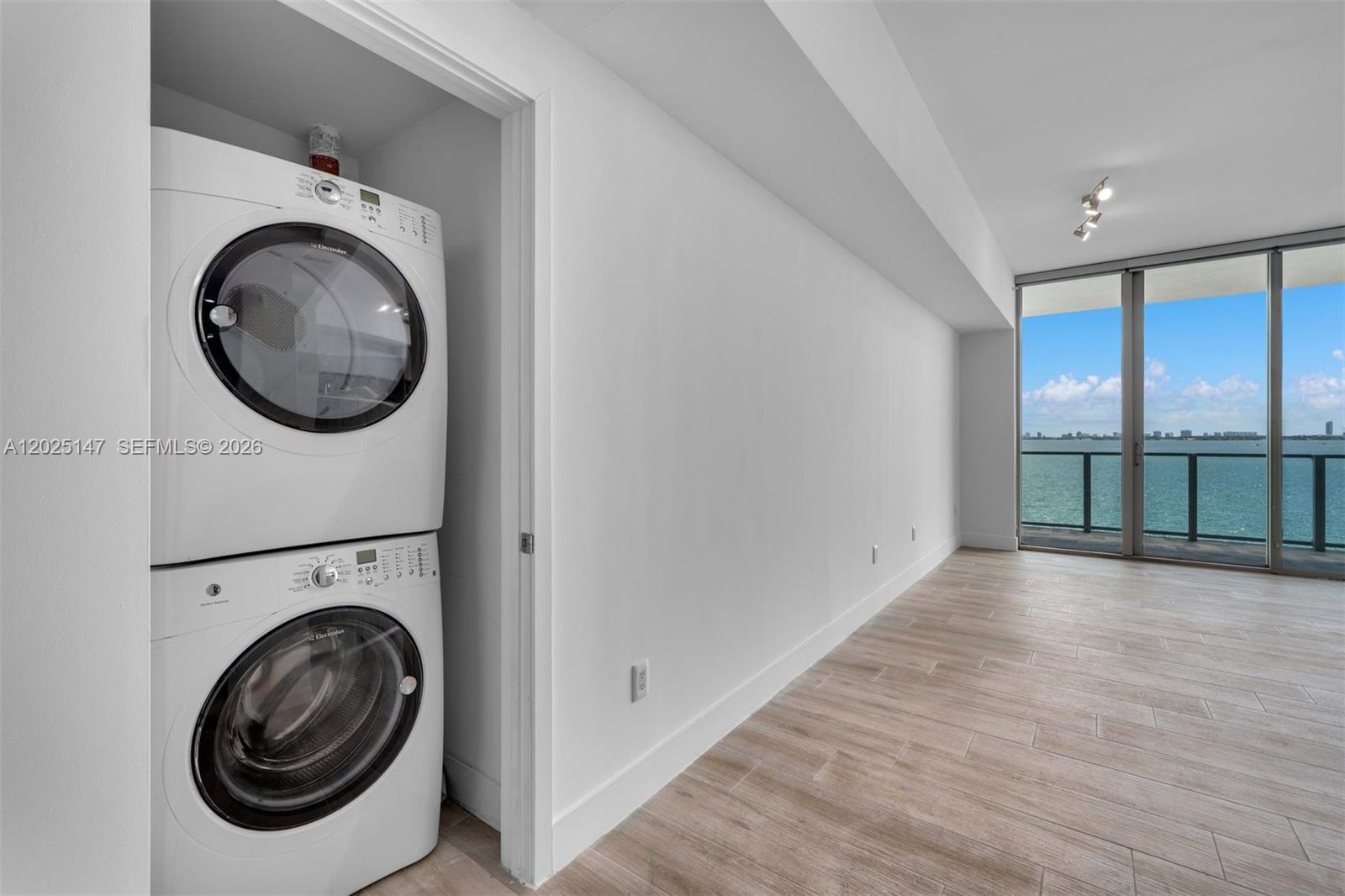 2900 NE 7th Ave # 504