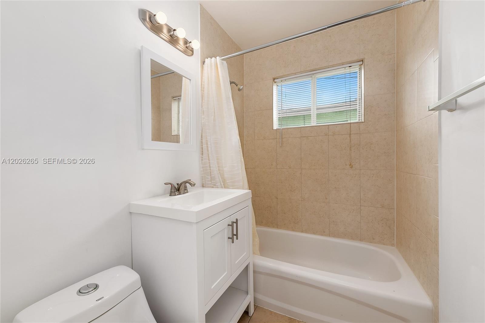 932 Moffett St # 6