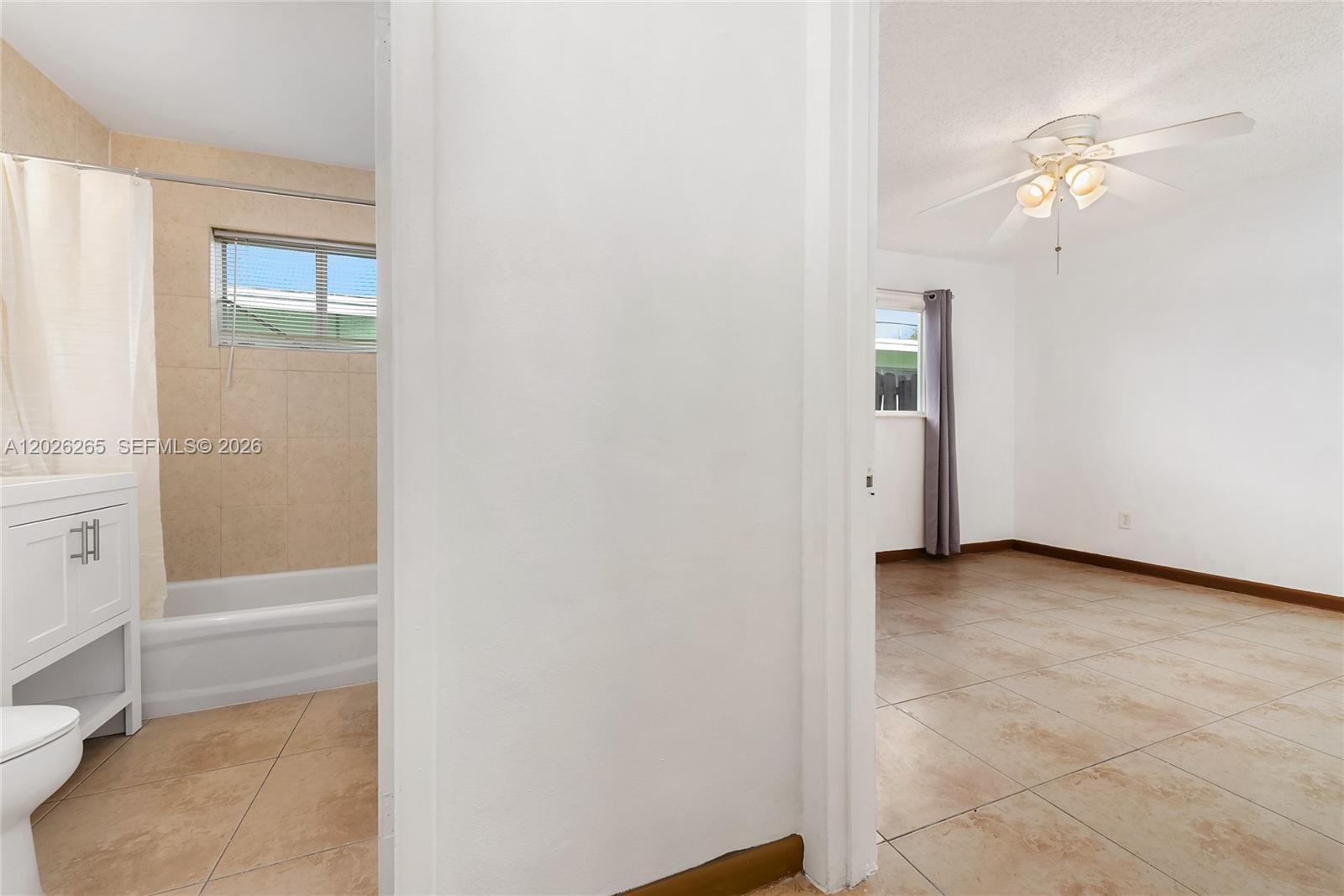 932 Moffett St # 6