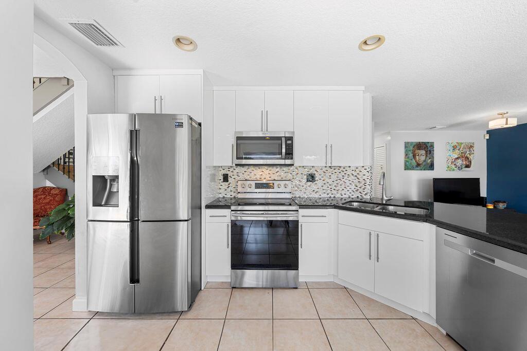11018 NW 47th Terrace
