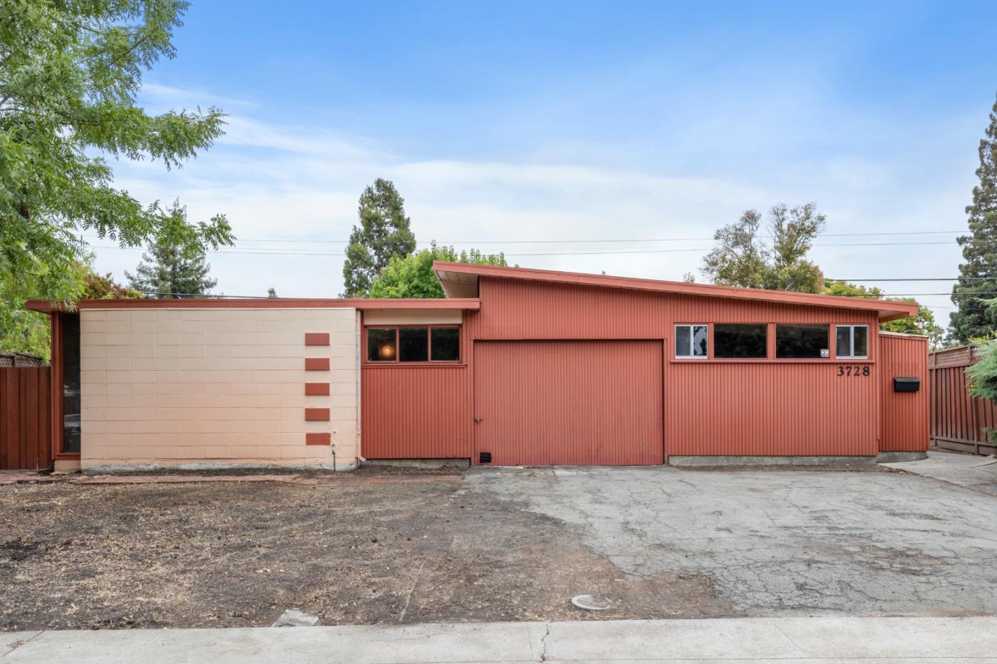 3728 Carlson Circle