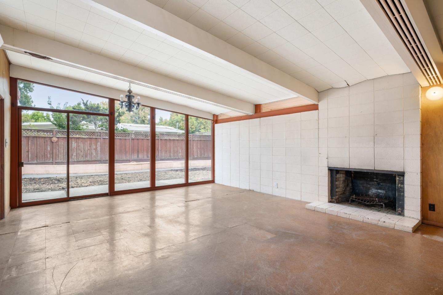 3728 Carlson Circle