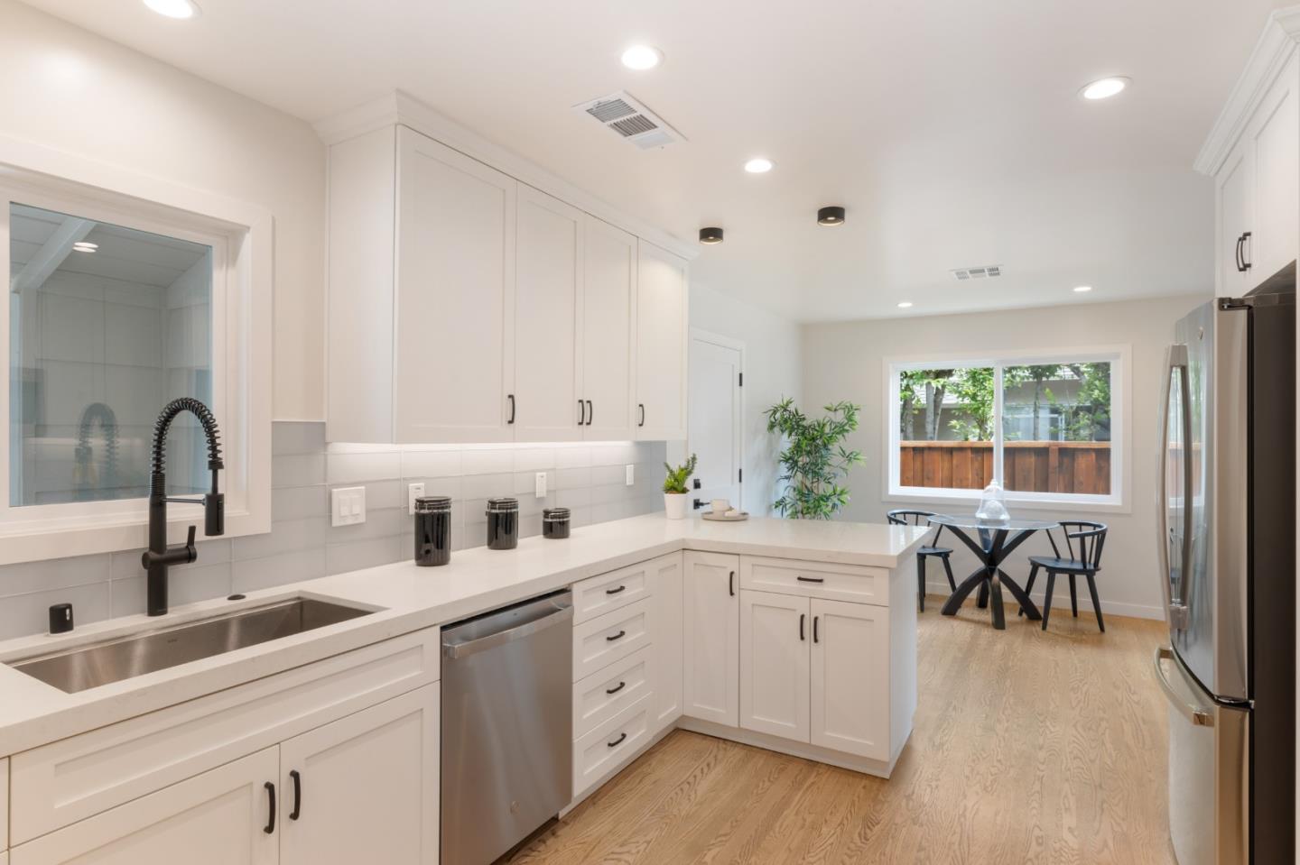 343 Redwood Avenue