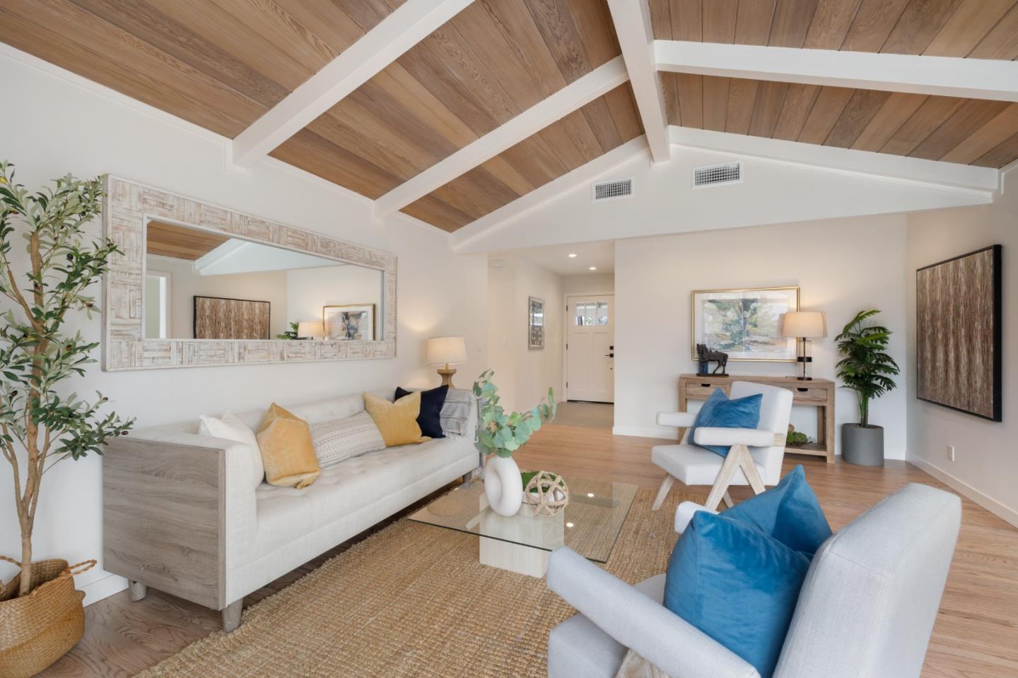 343 Redwood Avenue