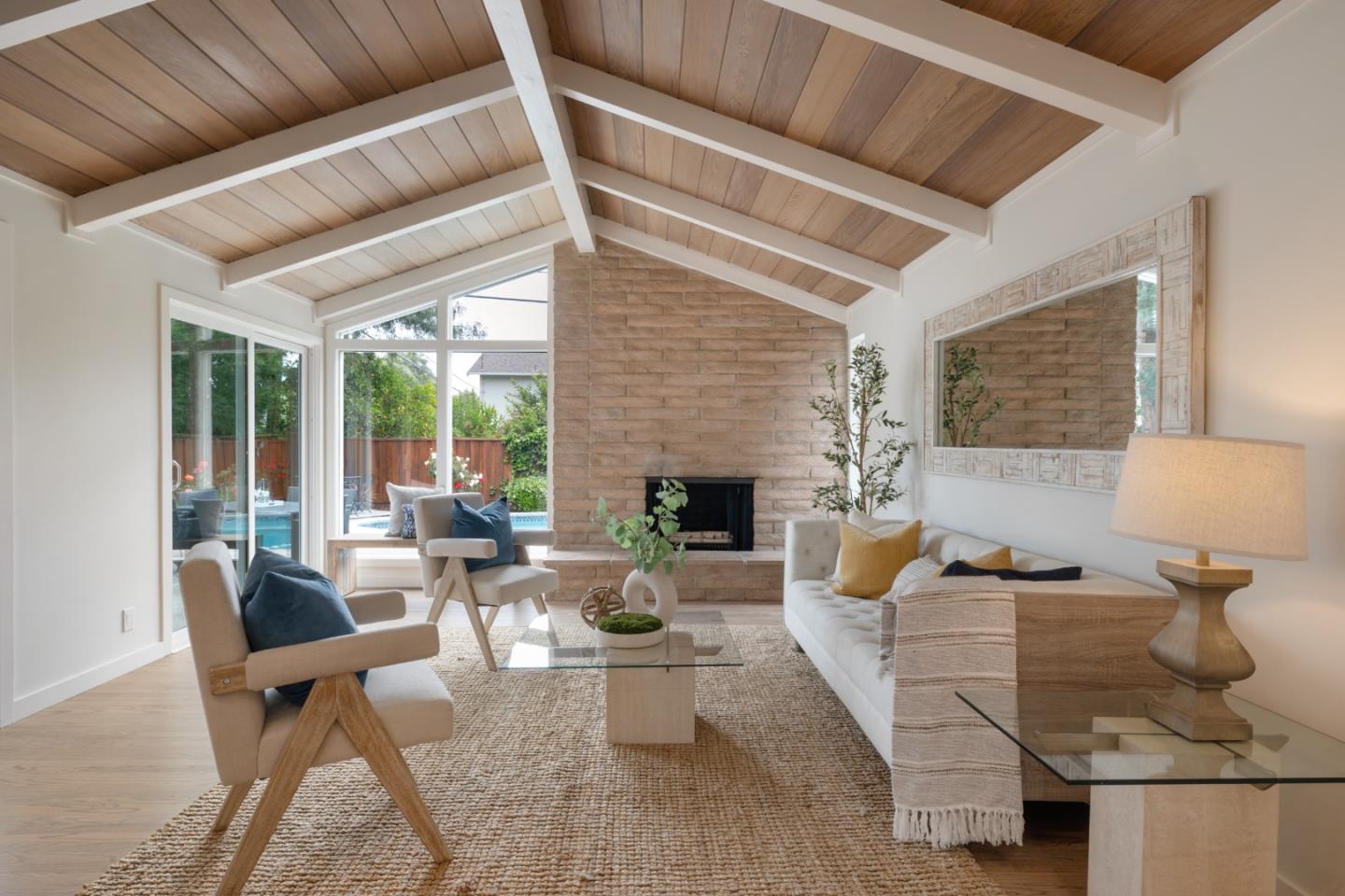 343 Redwood Avenue